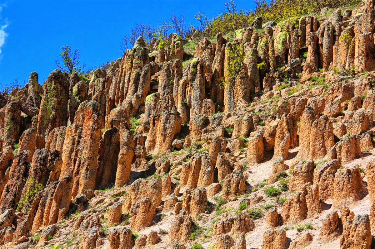 Doğal olaylar sonucu meydana cıkmış sekilce Nevşehir'in Kapadok…