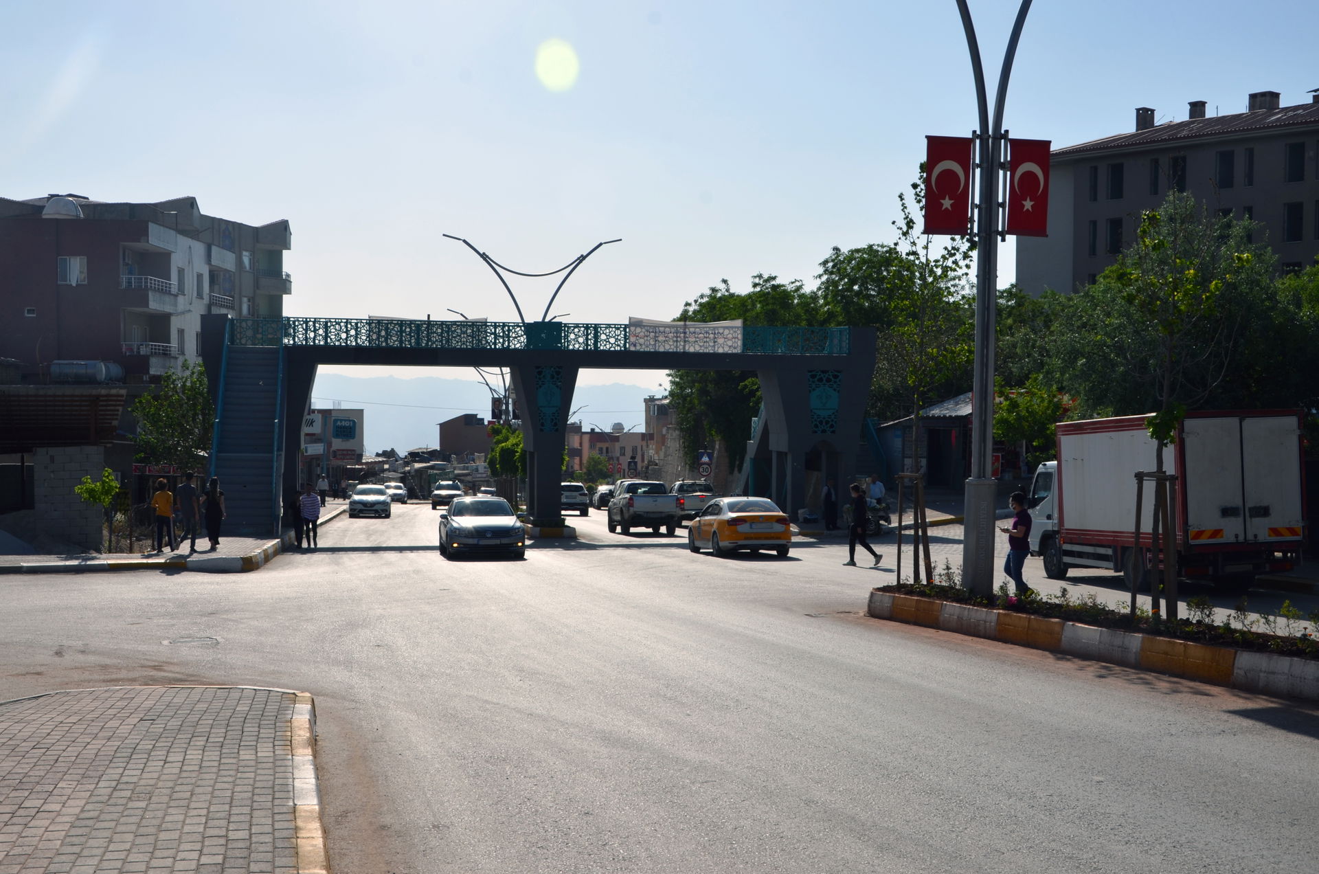 Şırnak'ta bir üst geçit.