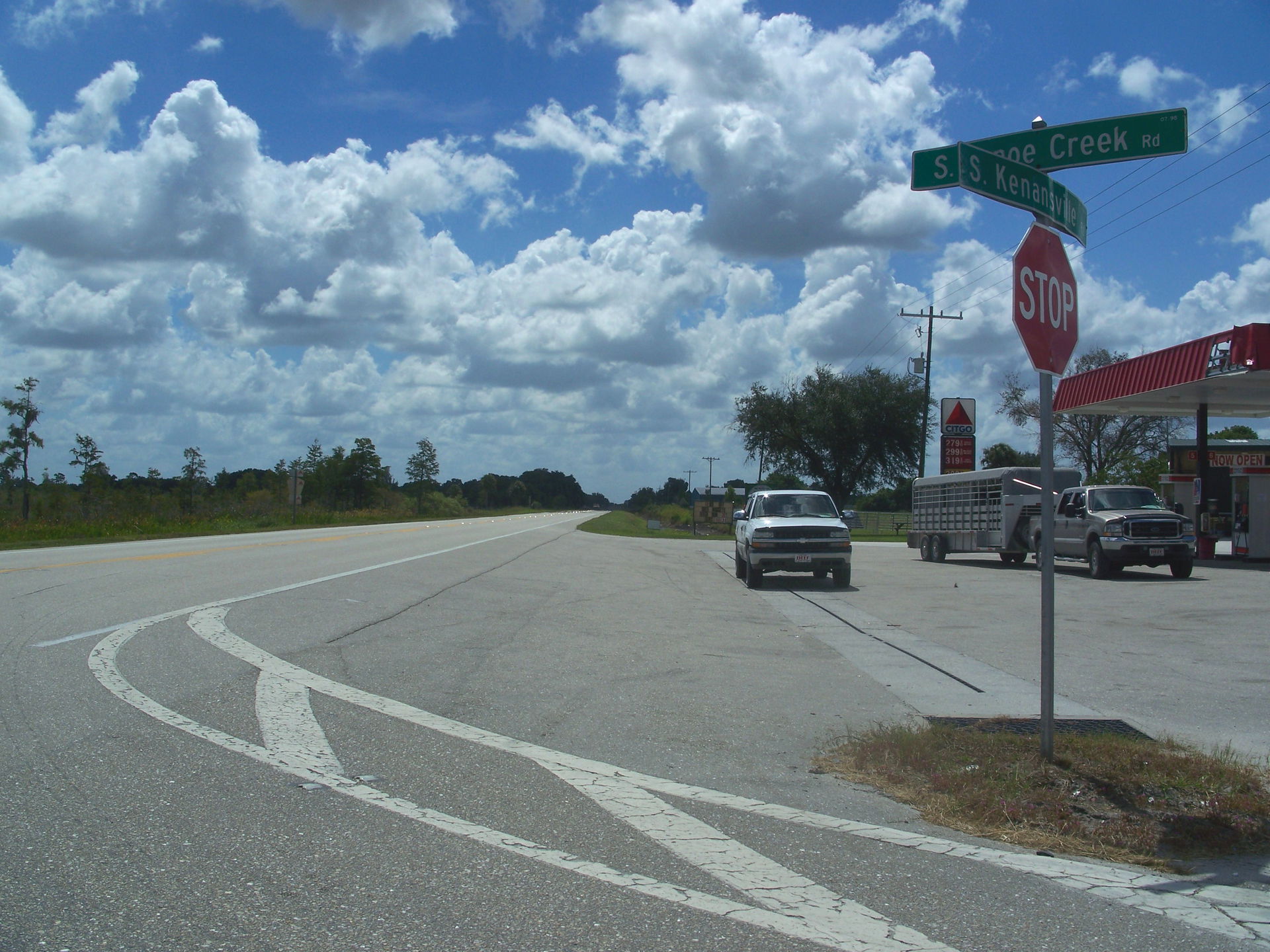 Kenansville, Florida: U.S. Route 441, looking south from the Ca…