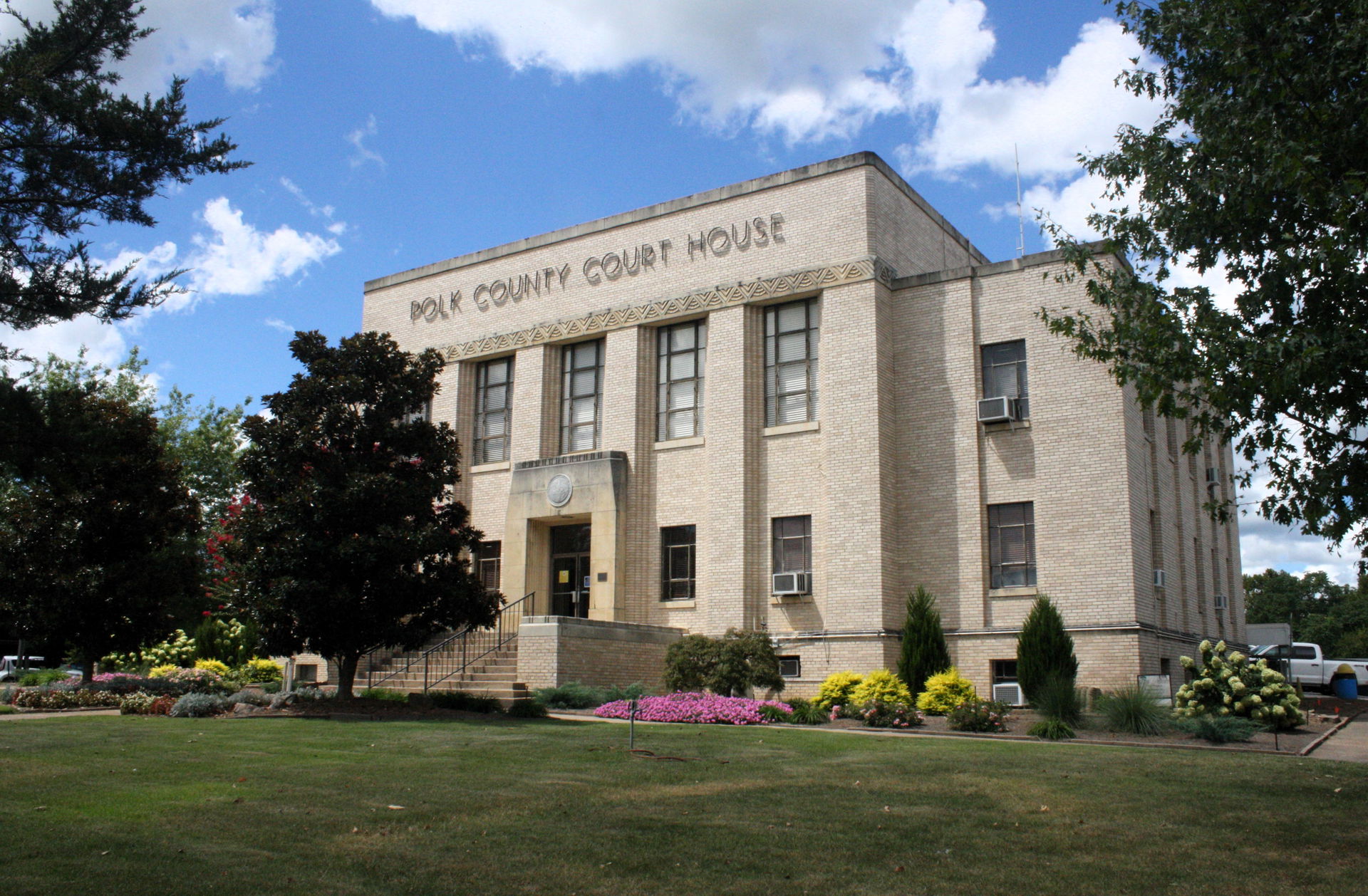 Front of the Polk County Courthouse in Mena, AR