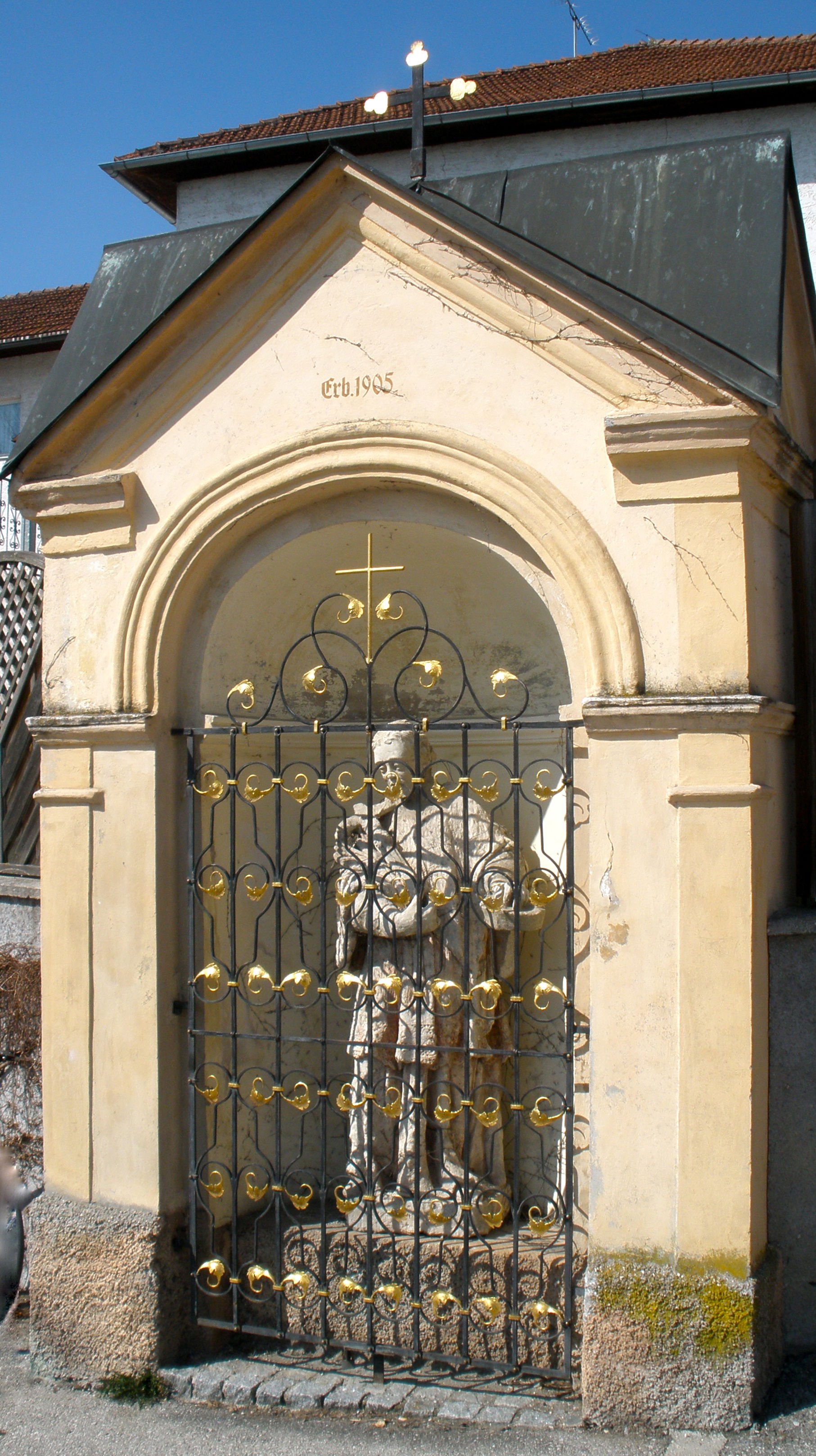 Template:Die Steinfigur aus der Zeit um 1800 befindet sich in e…