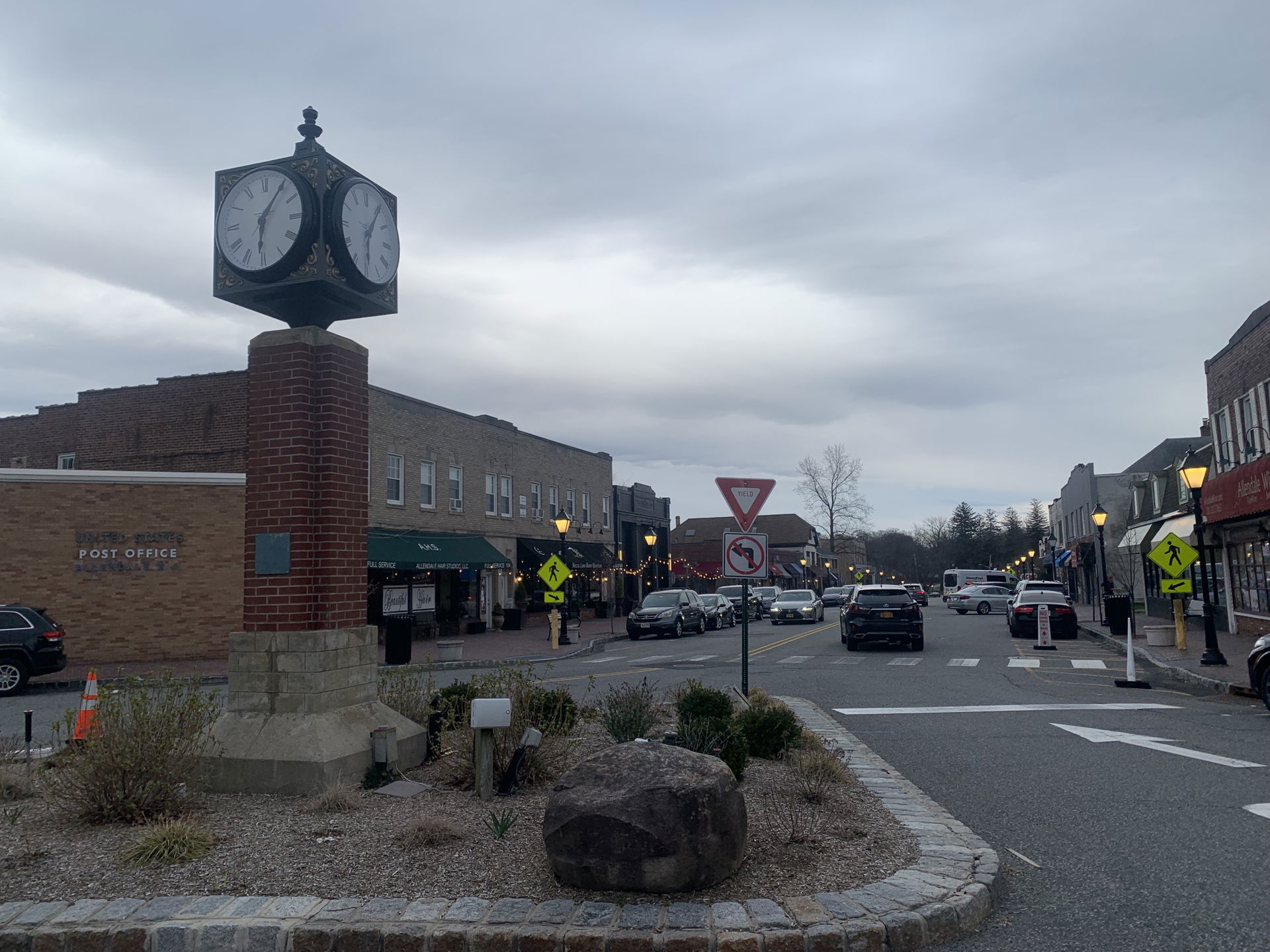 A photo of Allendale NJ, looking down the main strip of Allenda…