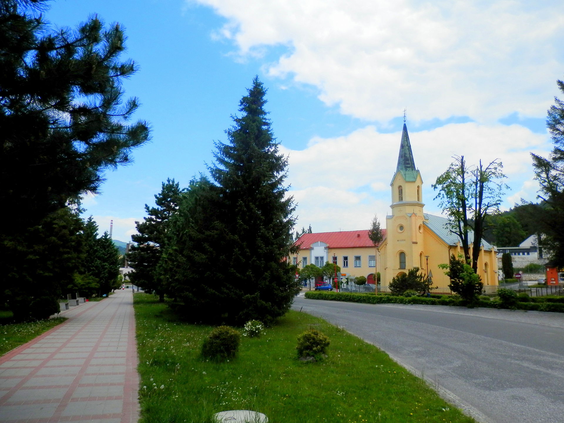 Námestie Slobody.  Intravilán mesta Krompachy.