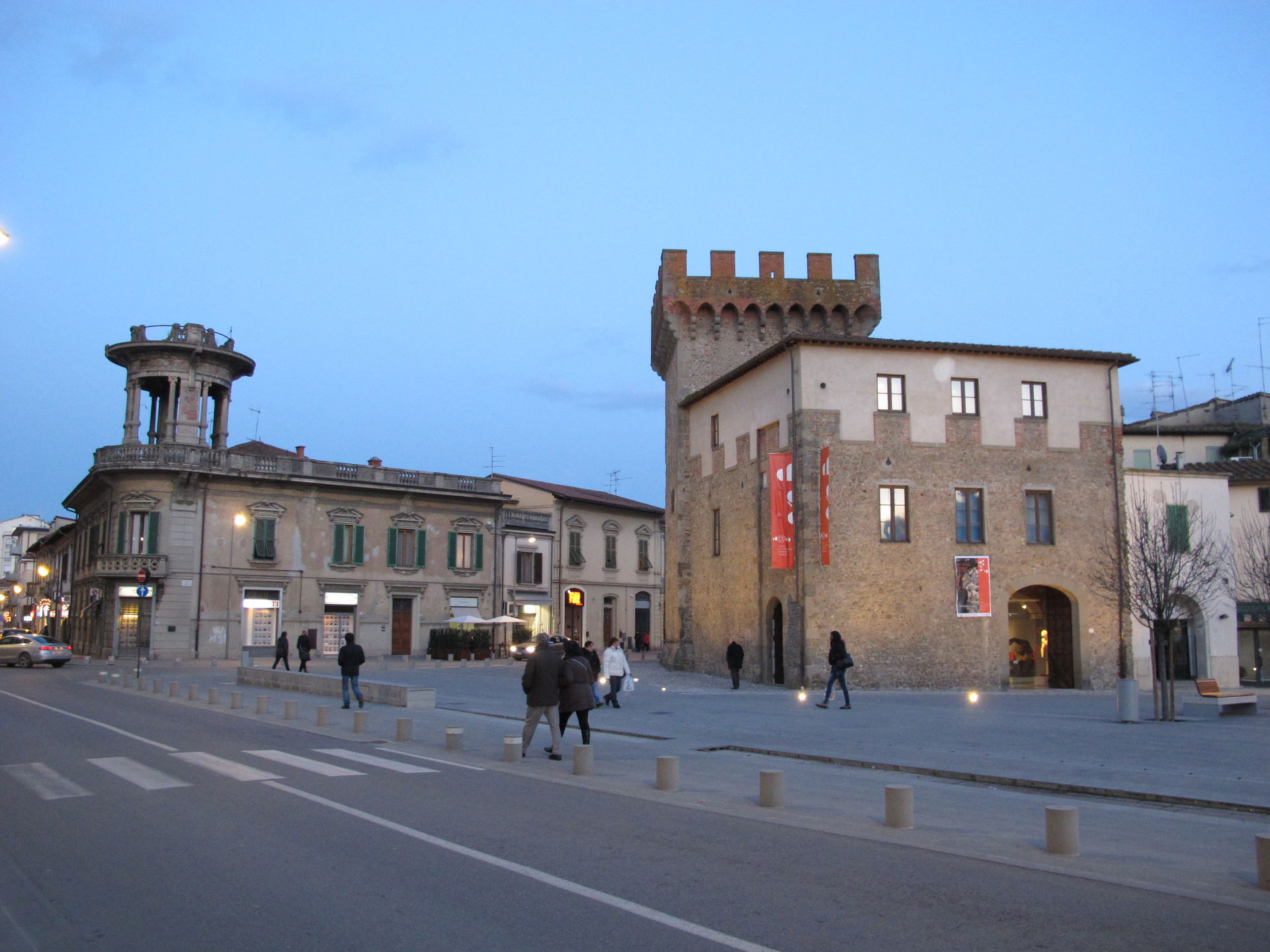 Montevarchi, piazza IV novembre 02 cassero