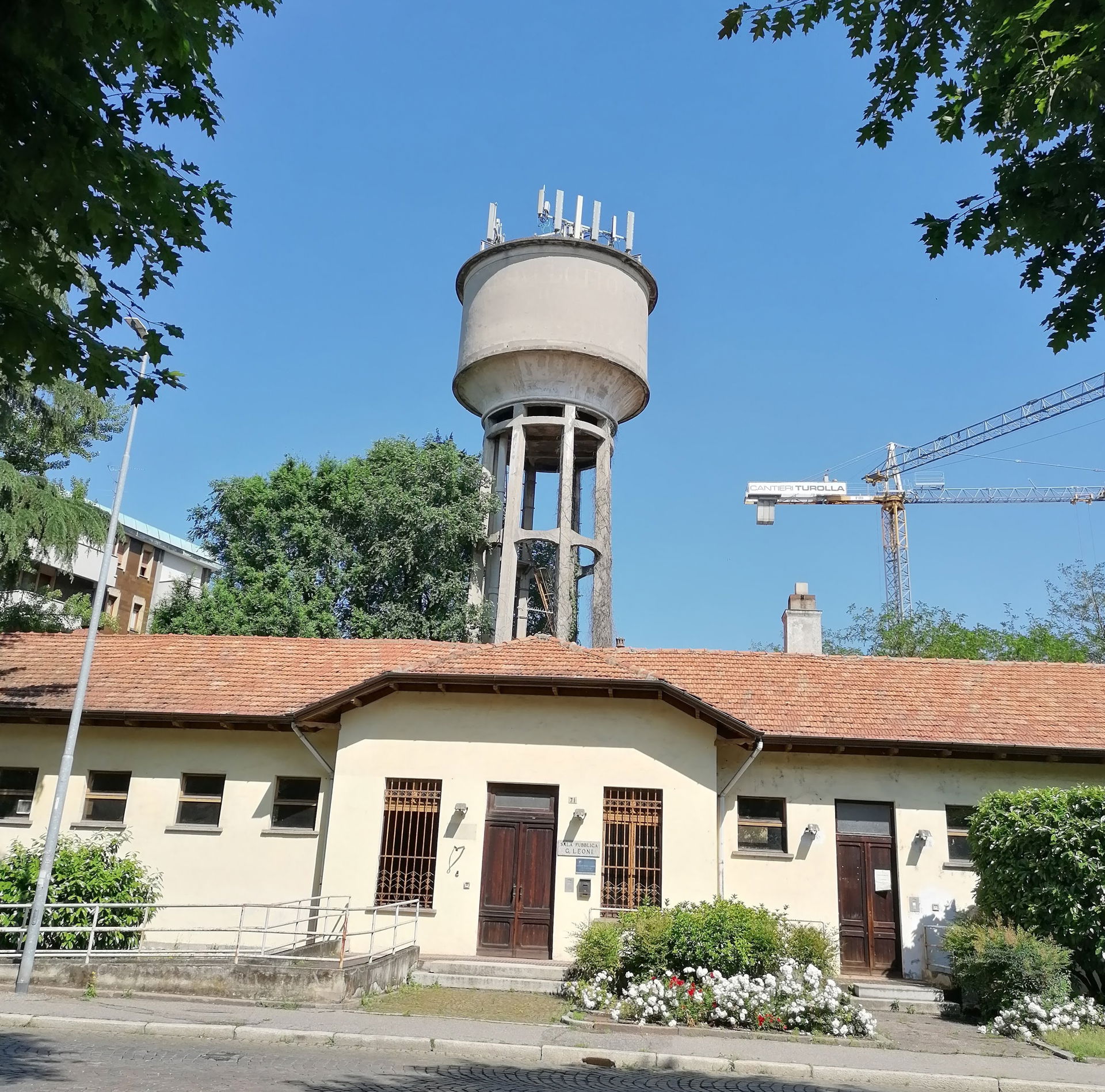 Una torre dell'acquedotto a Vigevano.