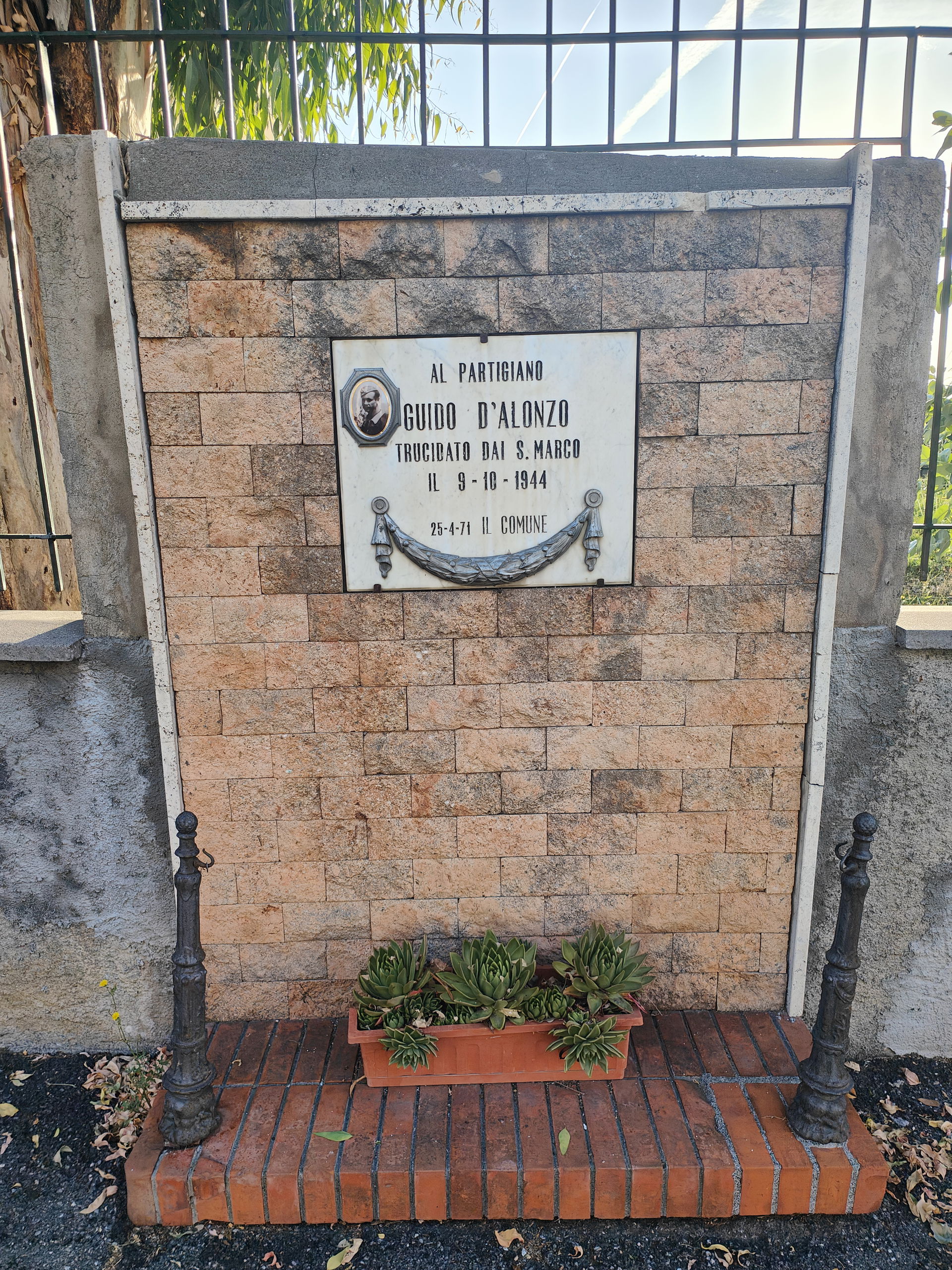 Guido D’Alonzo “Guido”,
dalla scheda dell’A.N.P.I. di Savona:
n…