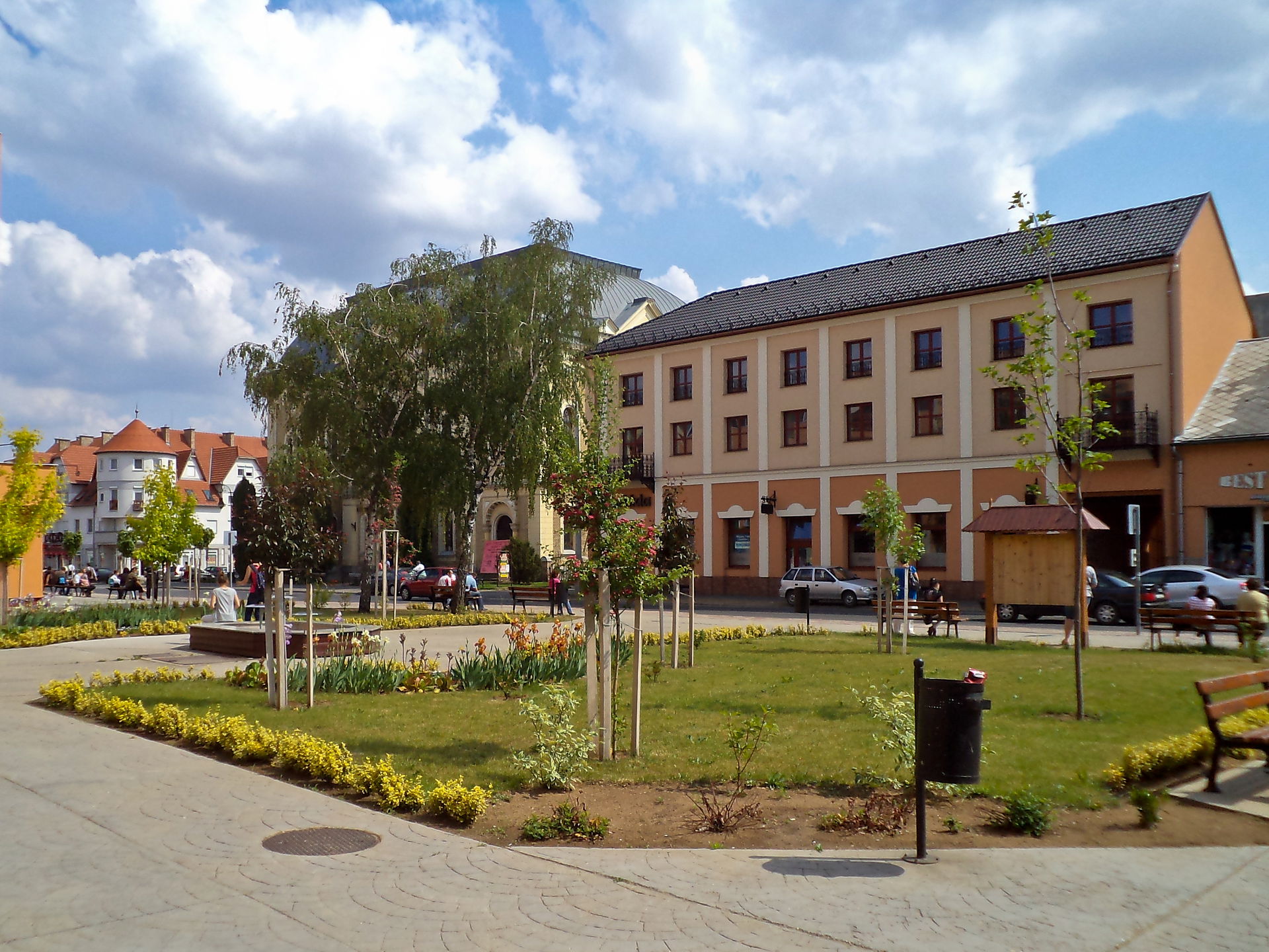 Kisvárda, main square with adjoining park