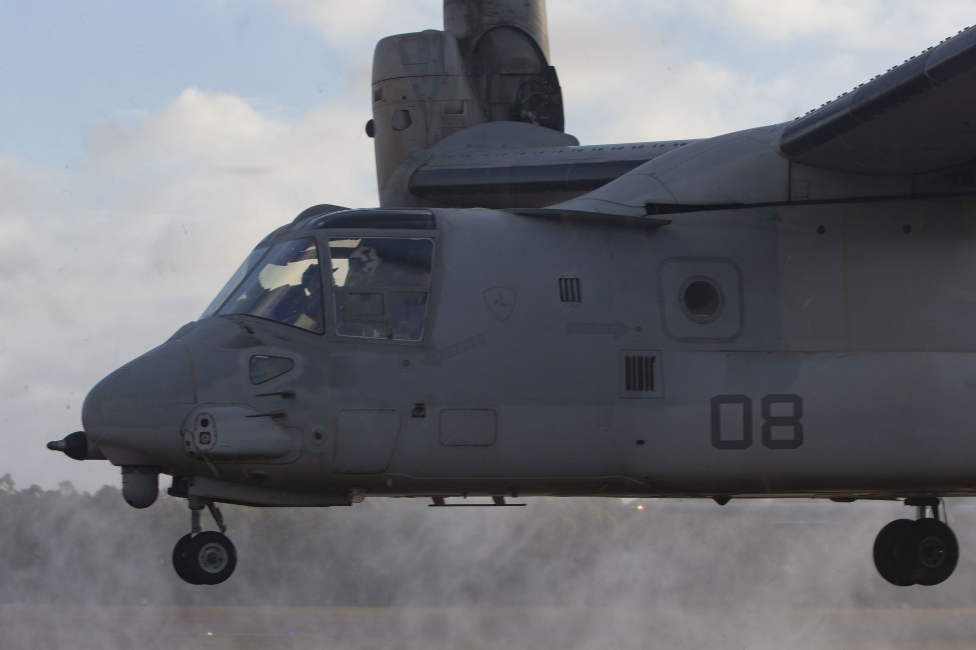 An MV-22B Osprey with Marine Rotational Force - Darwin departs …