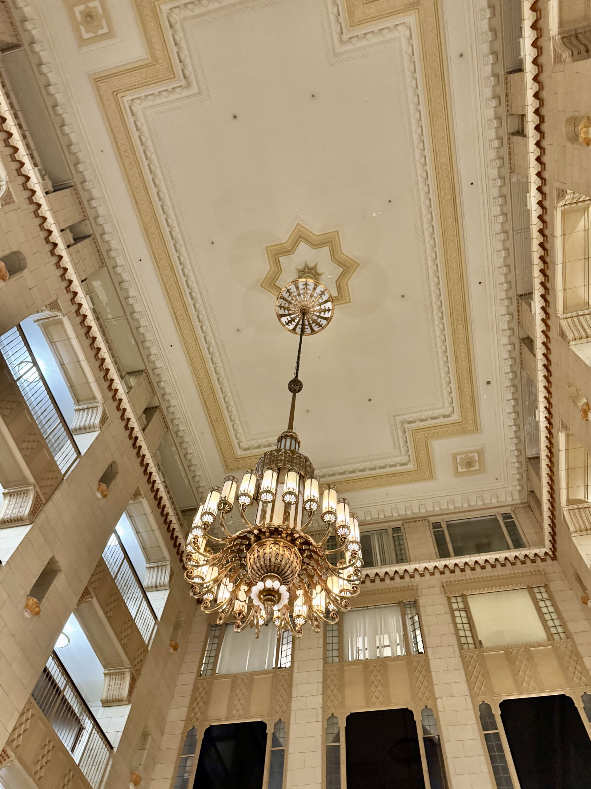 Built in 1927, this Art Deco and Gothic Revival-style skyscrape…