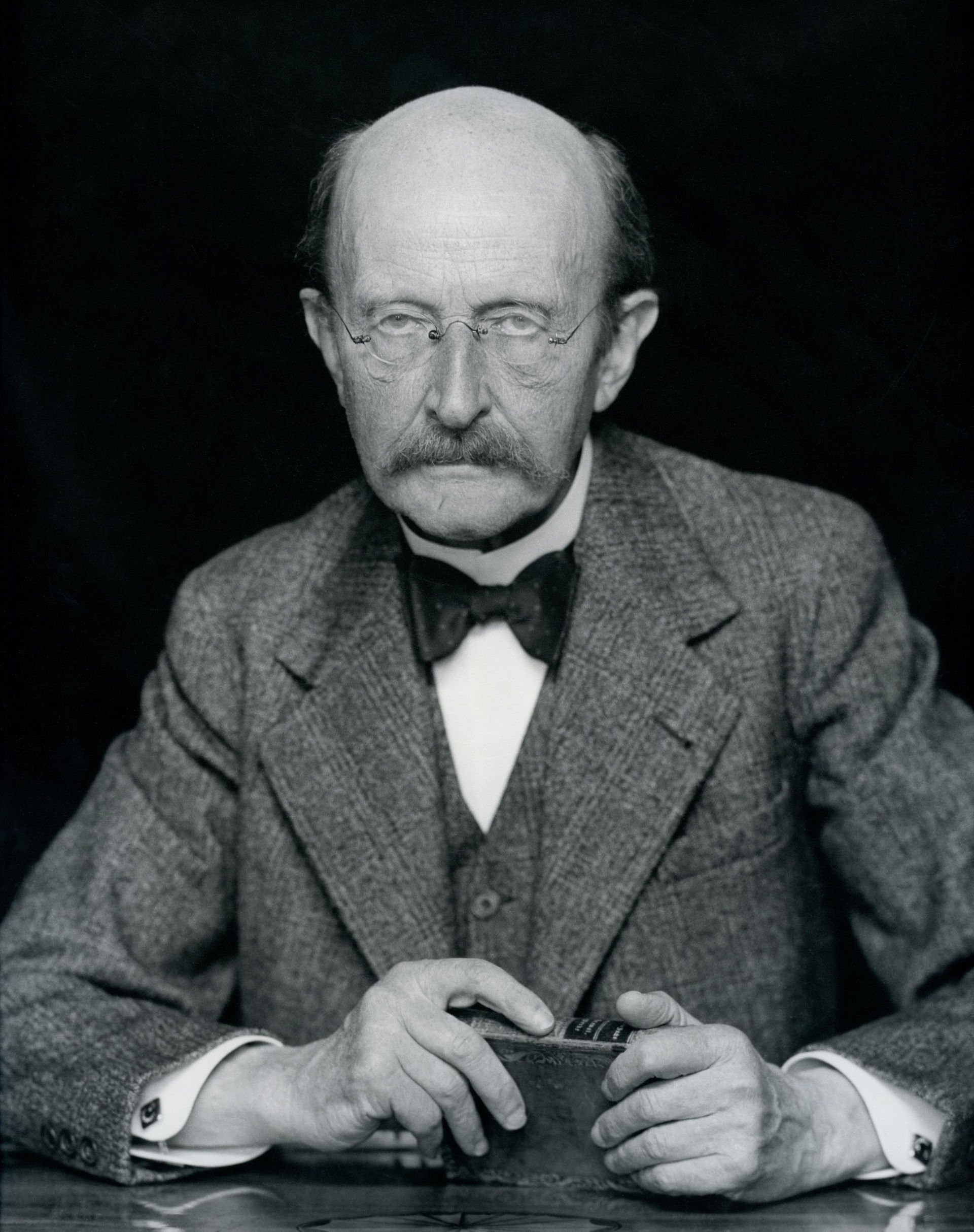 Max Planck, 1938
Image size: 30.1 x 23.2 cm