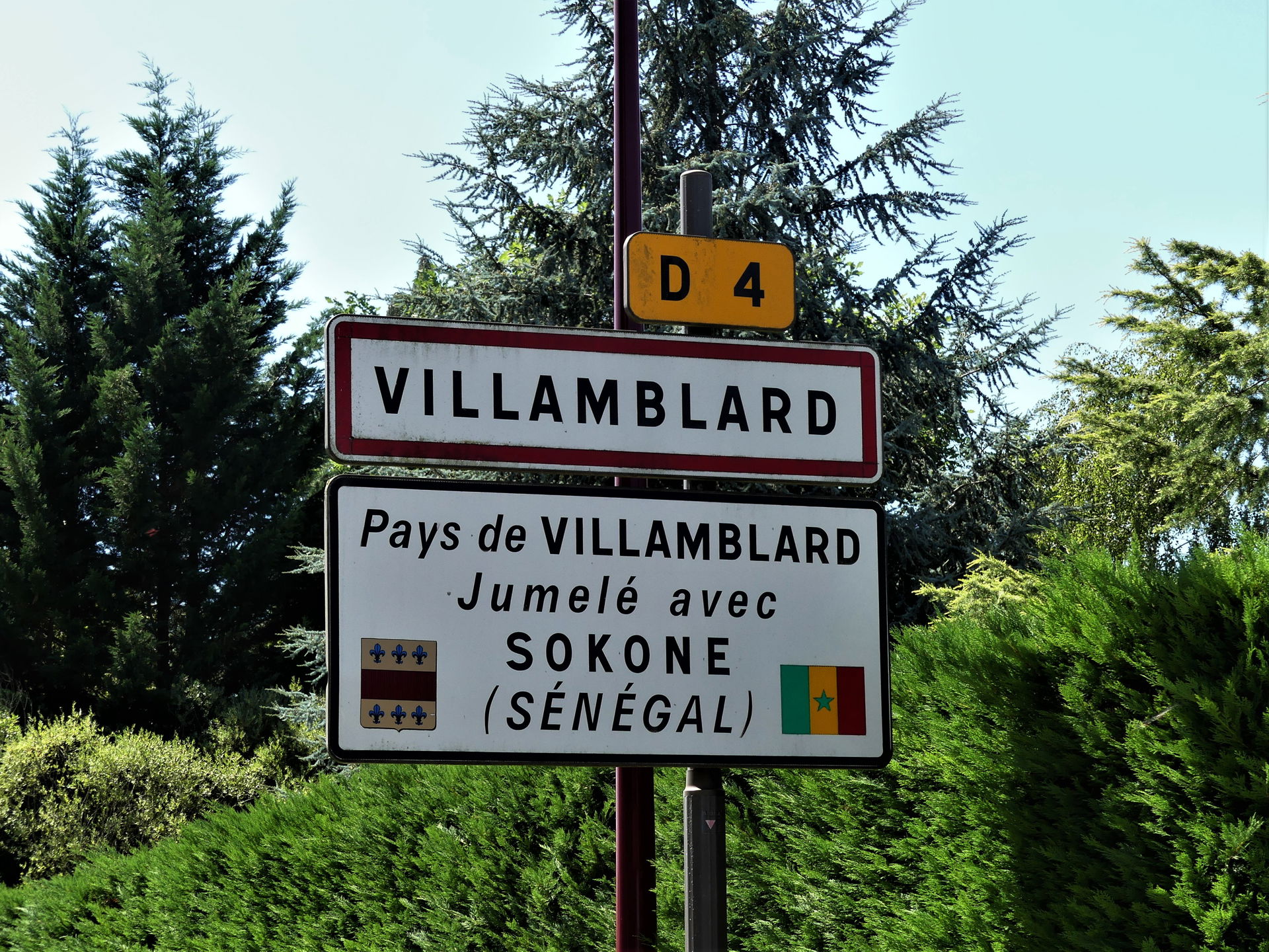 Panneau de jumelage du pays de Villamblard, Dordogne, France.