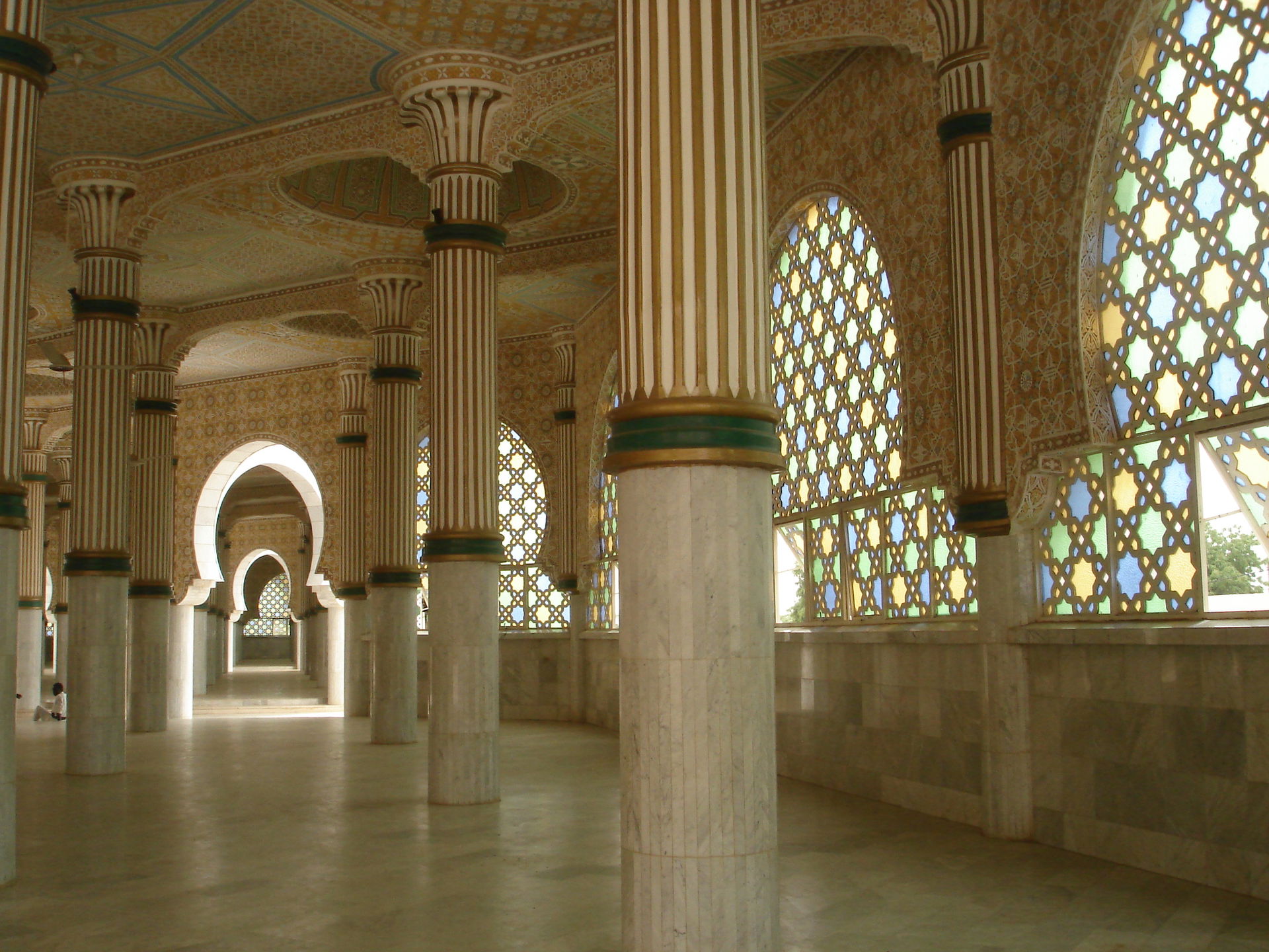 Intérieur de la mosquée de Touba (Sénégal). The central Mosque …