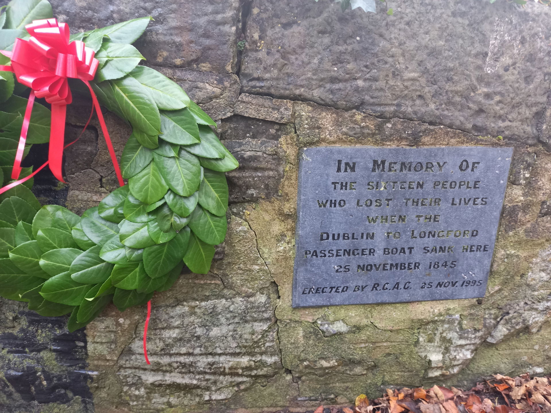 Commemorative wreath laid in 25 November 2020 on Kennan Bridge …