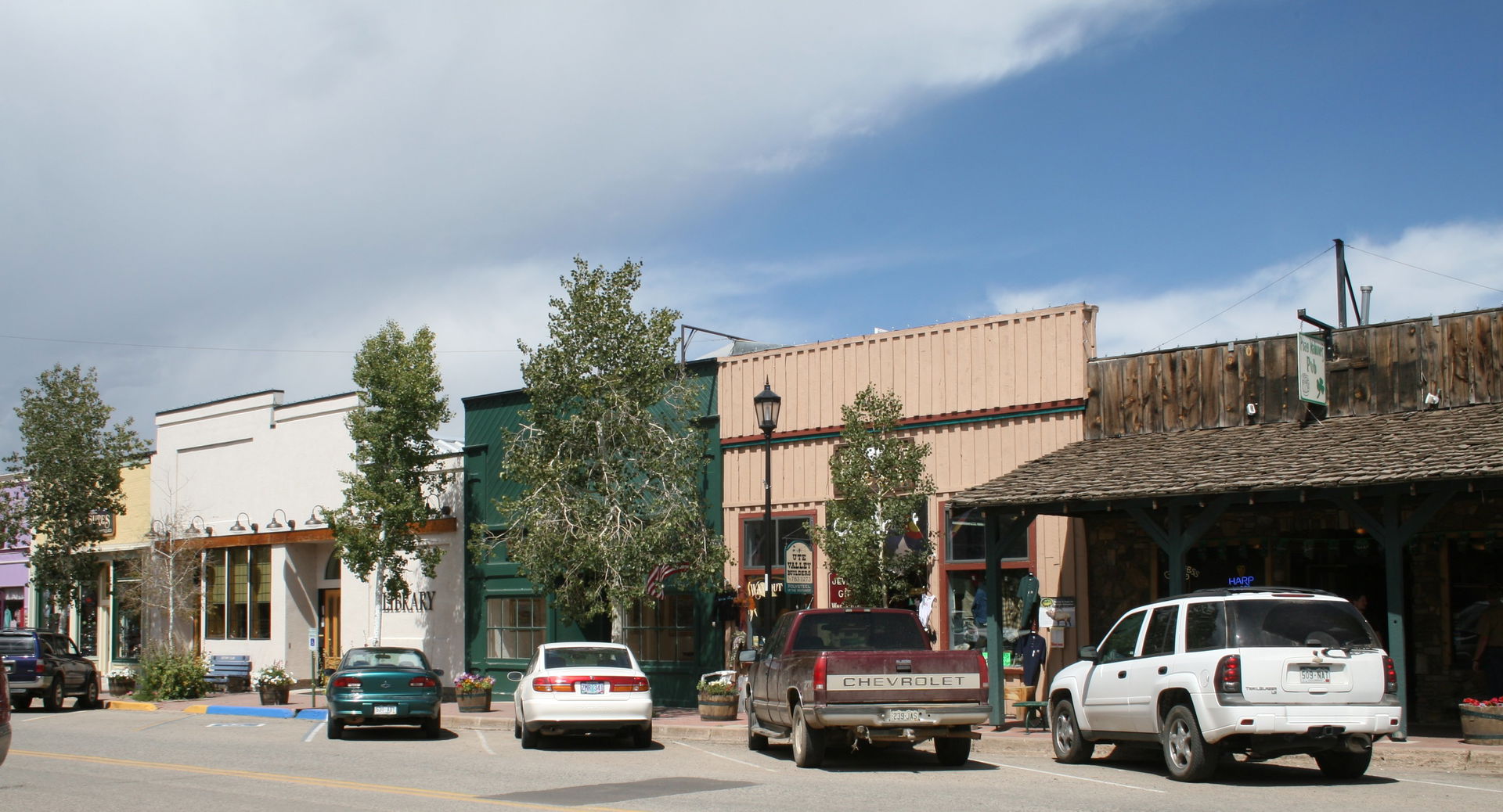 Westcliffe, CO, USA
Library and some shops in the Main Street