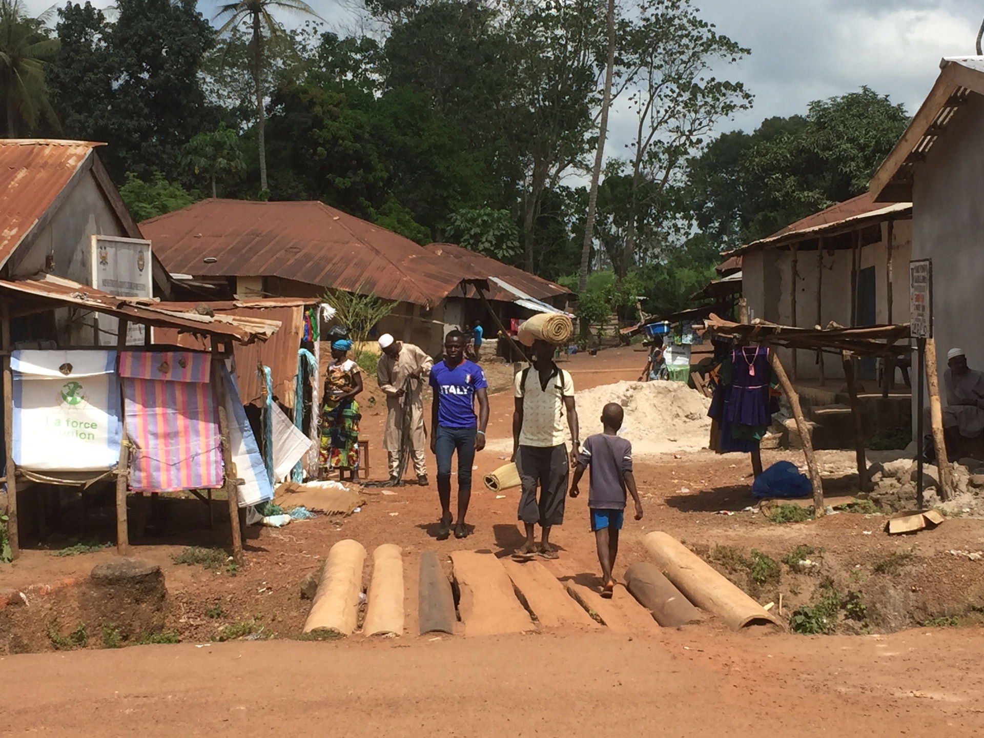Street Scene Kamakwie