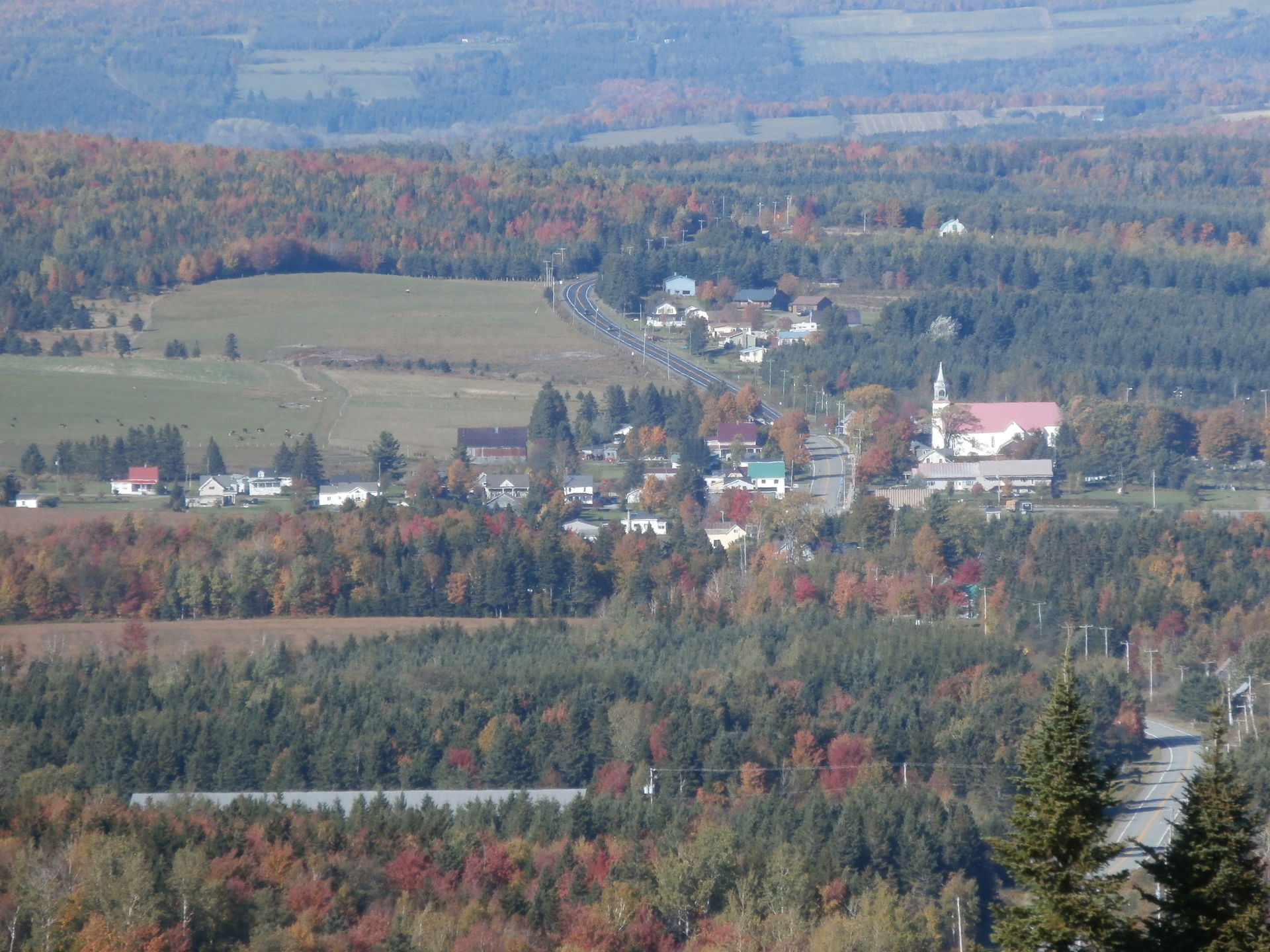 Chartierville vu de la halte routière près de la frontière Cana…