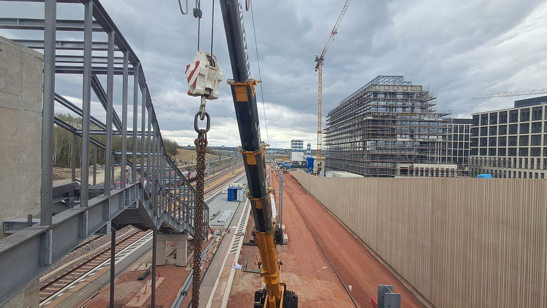 Construction works at platform 2 of Howald train station; stairs