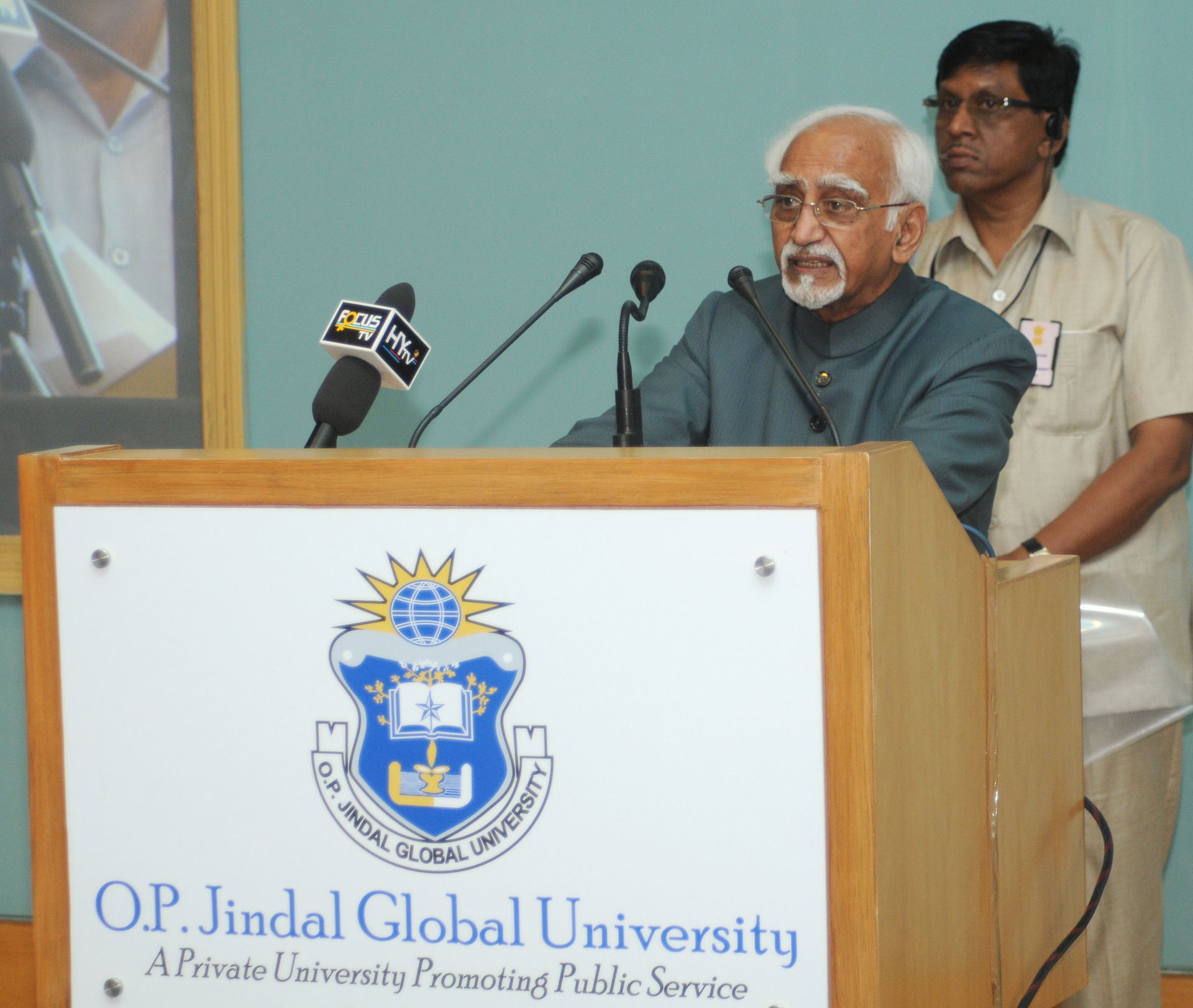 The Vice President, Shri Mohd. Hamid Ansari delivering the inau…