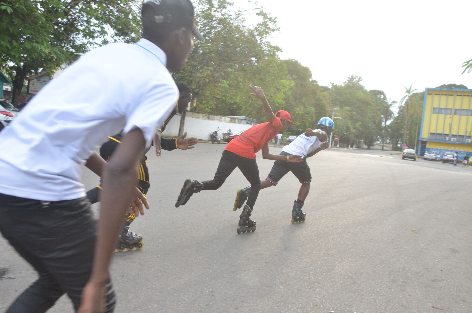 Skaters in the middle of sports activities in Douala, Bonanjo