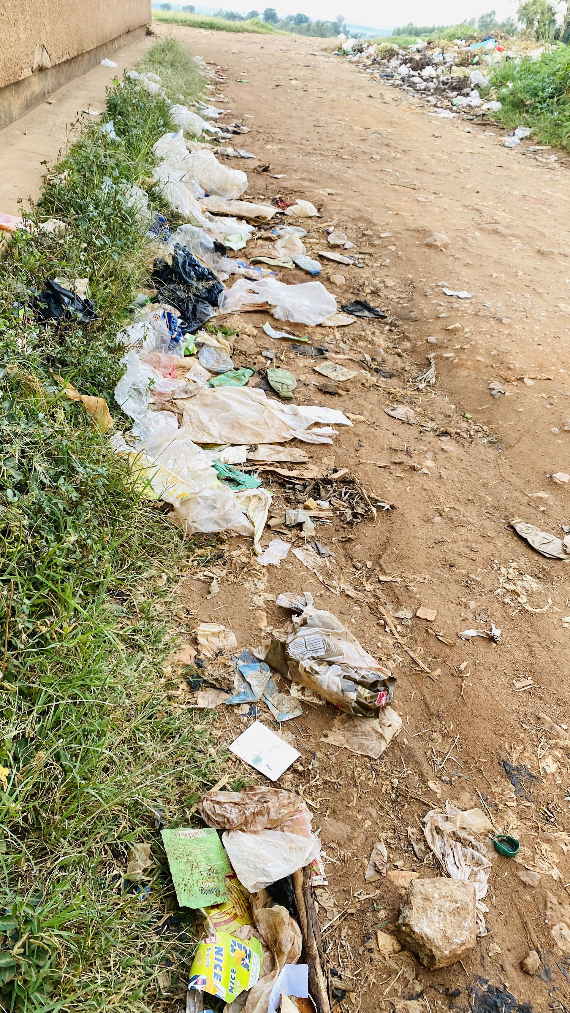 Poor garbage disposal in Kyarushozi town in Kyenjojo district i…