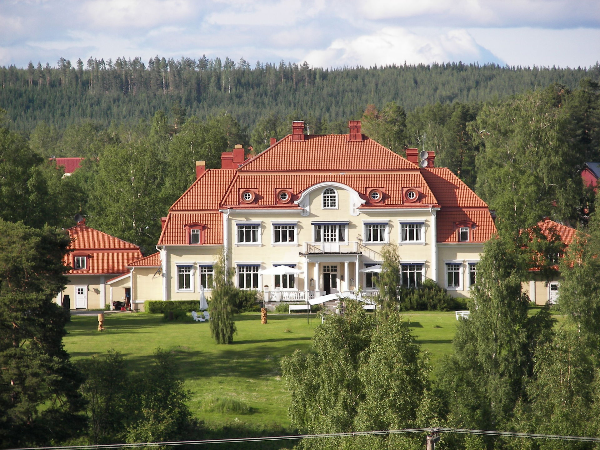 Torpshammars herrgård i Torpshammar sett söderifrån från andra …