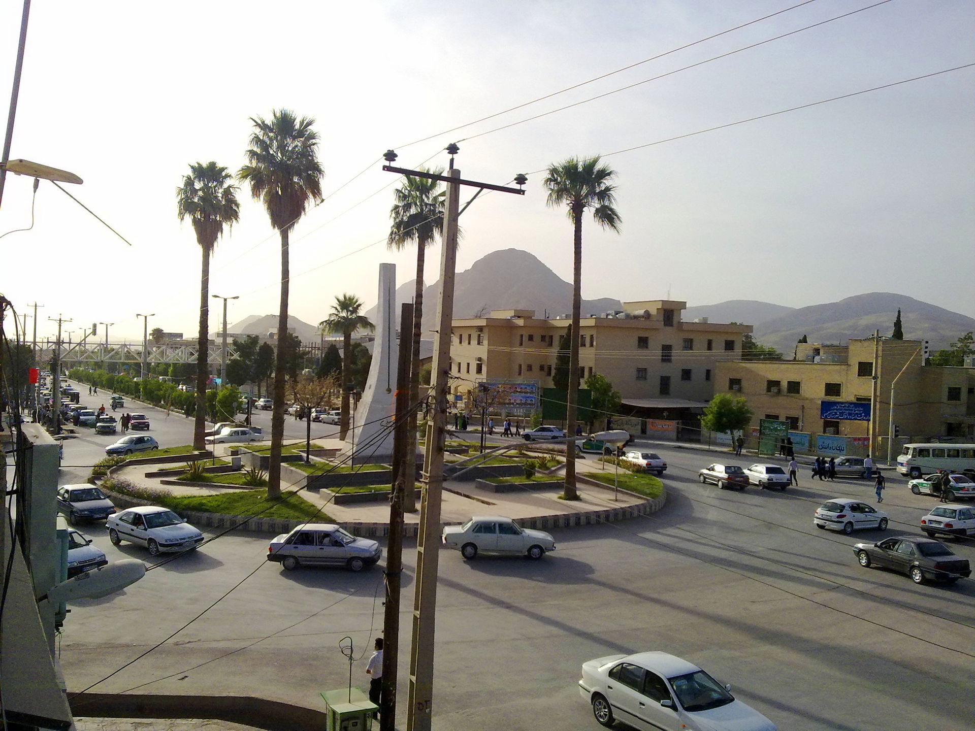 ميدان، ميدان مركزي شهر نورآباد، مركز شهرستان ممسني