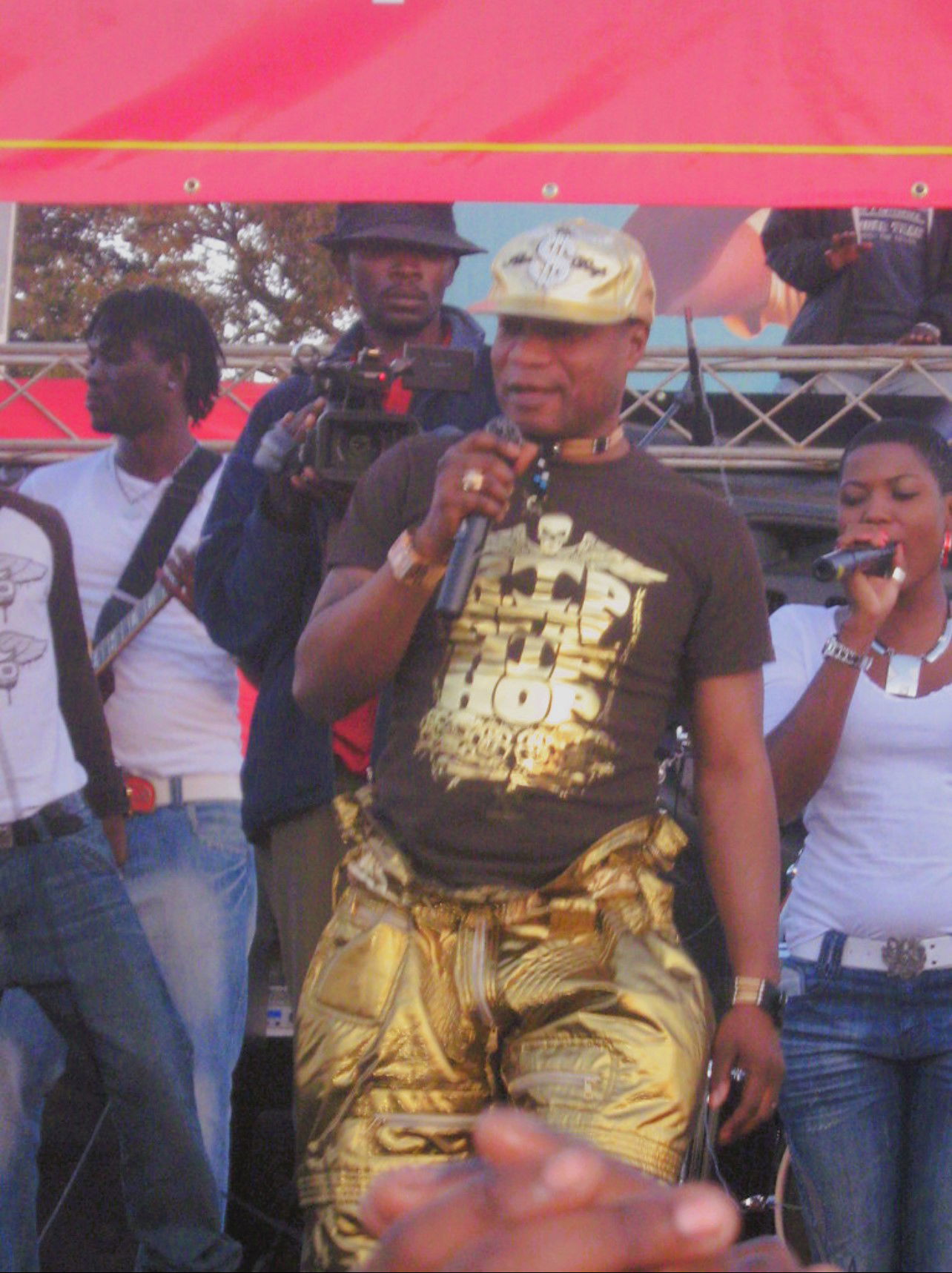 The Congolese artist Koffi Olomide had a successful show in Lus…