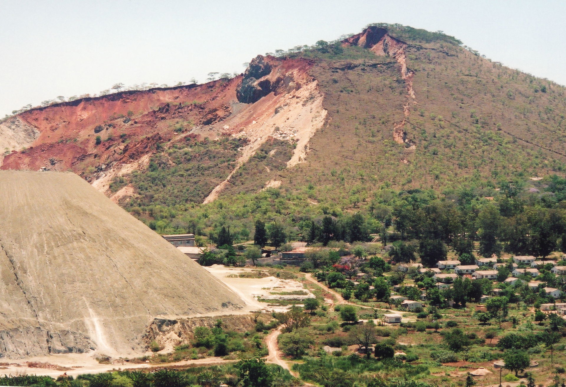 Zimbabwean asbestos mine King Mine, Mashava, from Prince Mine- …