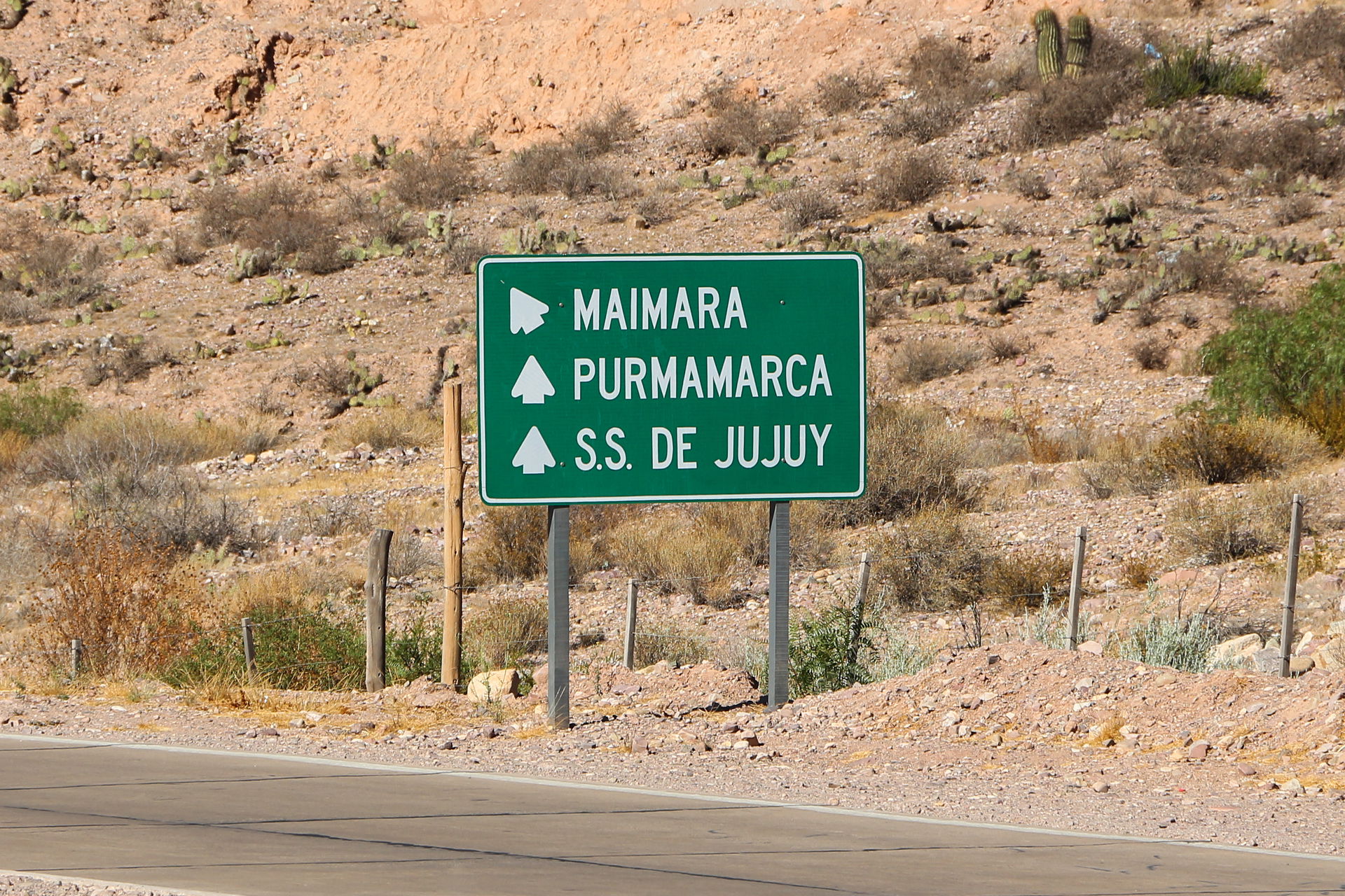 Road sign in Jujuy Province, Argentina