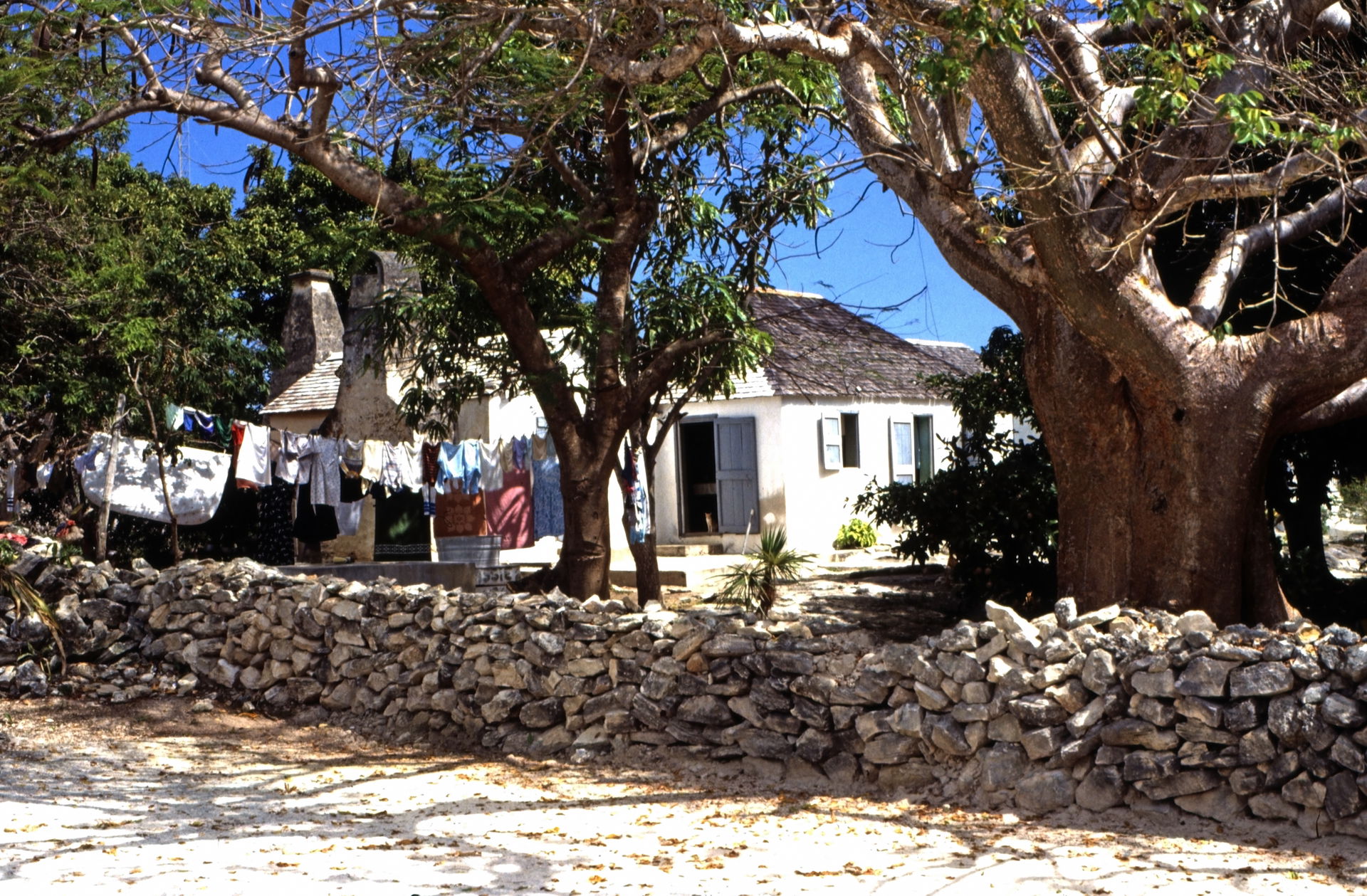 In Clarence Town auf <a href="https://de.wikipedia.org/wiki/…