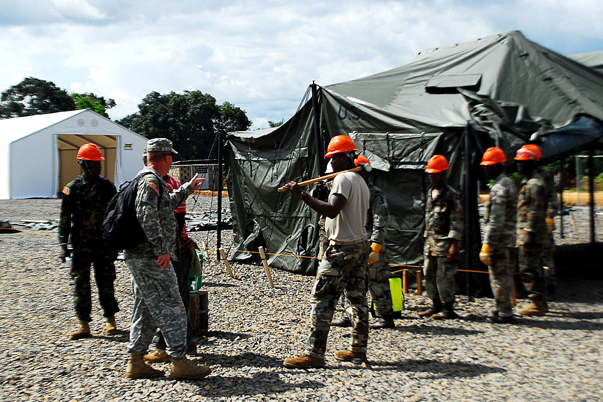 U.S. Army Africa Command Sgt. Maj. Jeffery Stitzel talks with A…