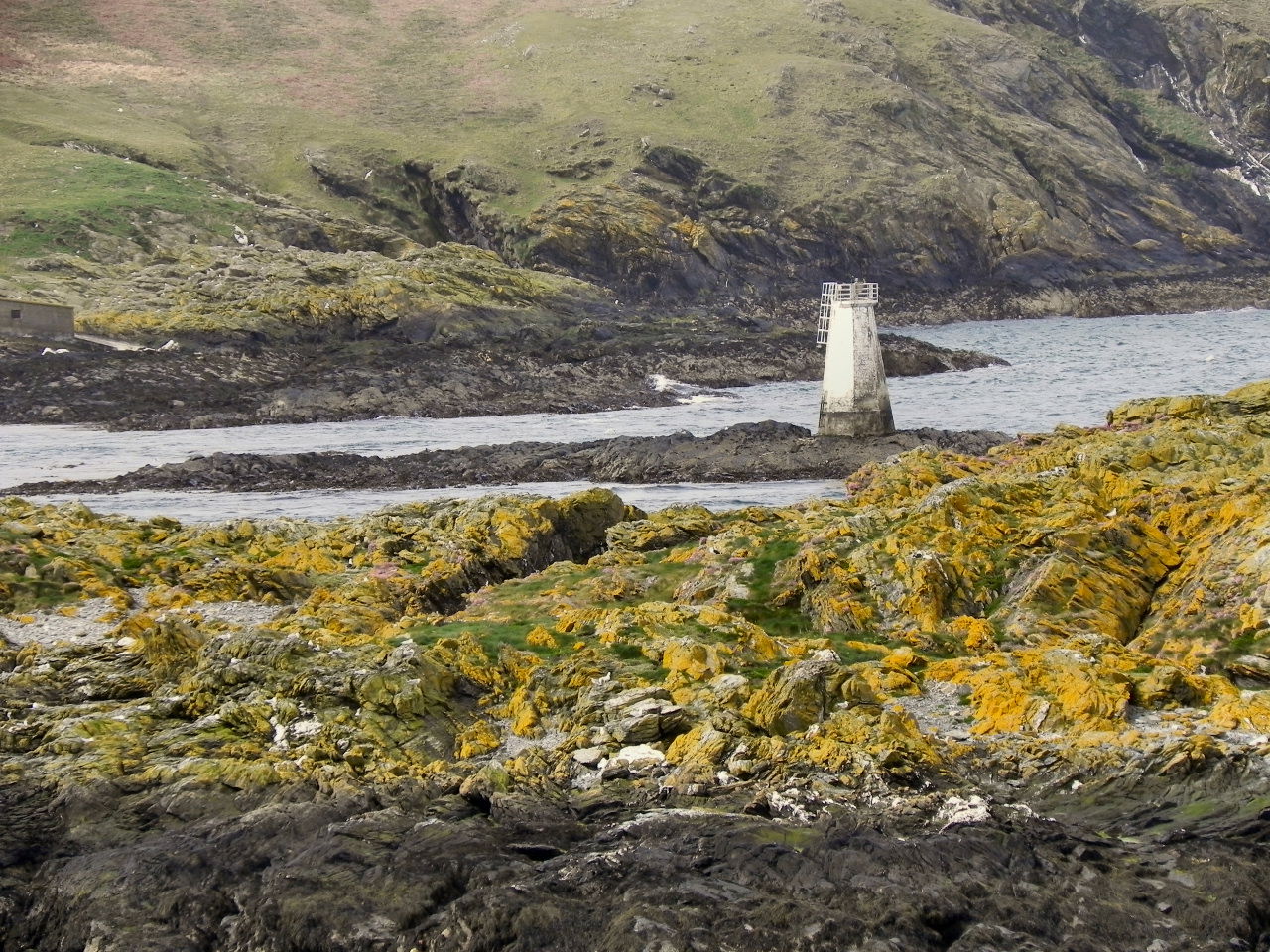 Thousla Rock Beacon, Calf Sound