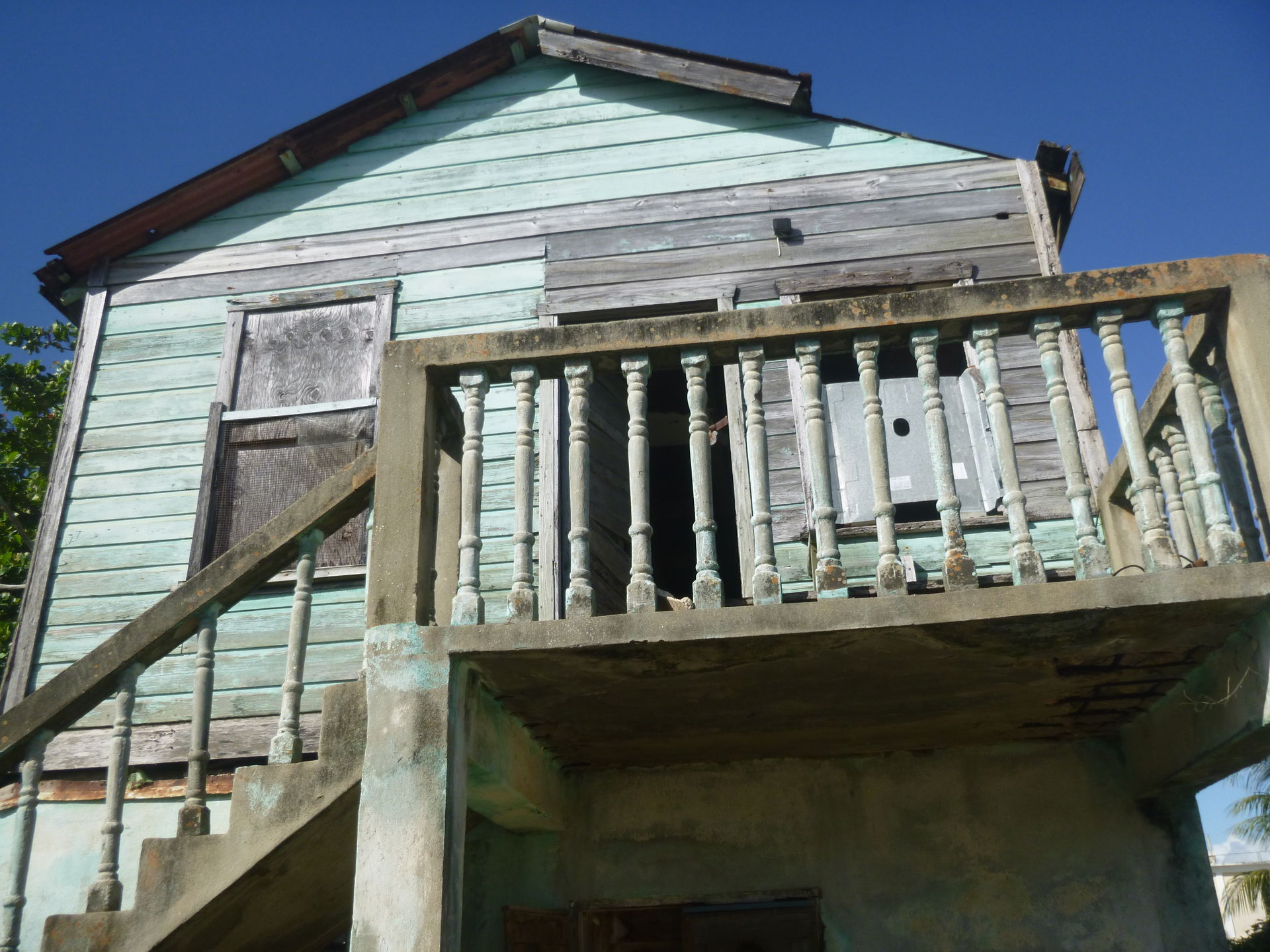 12/5, Blue camera--Dangriga--Architecture