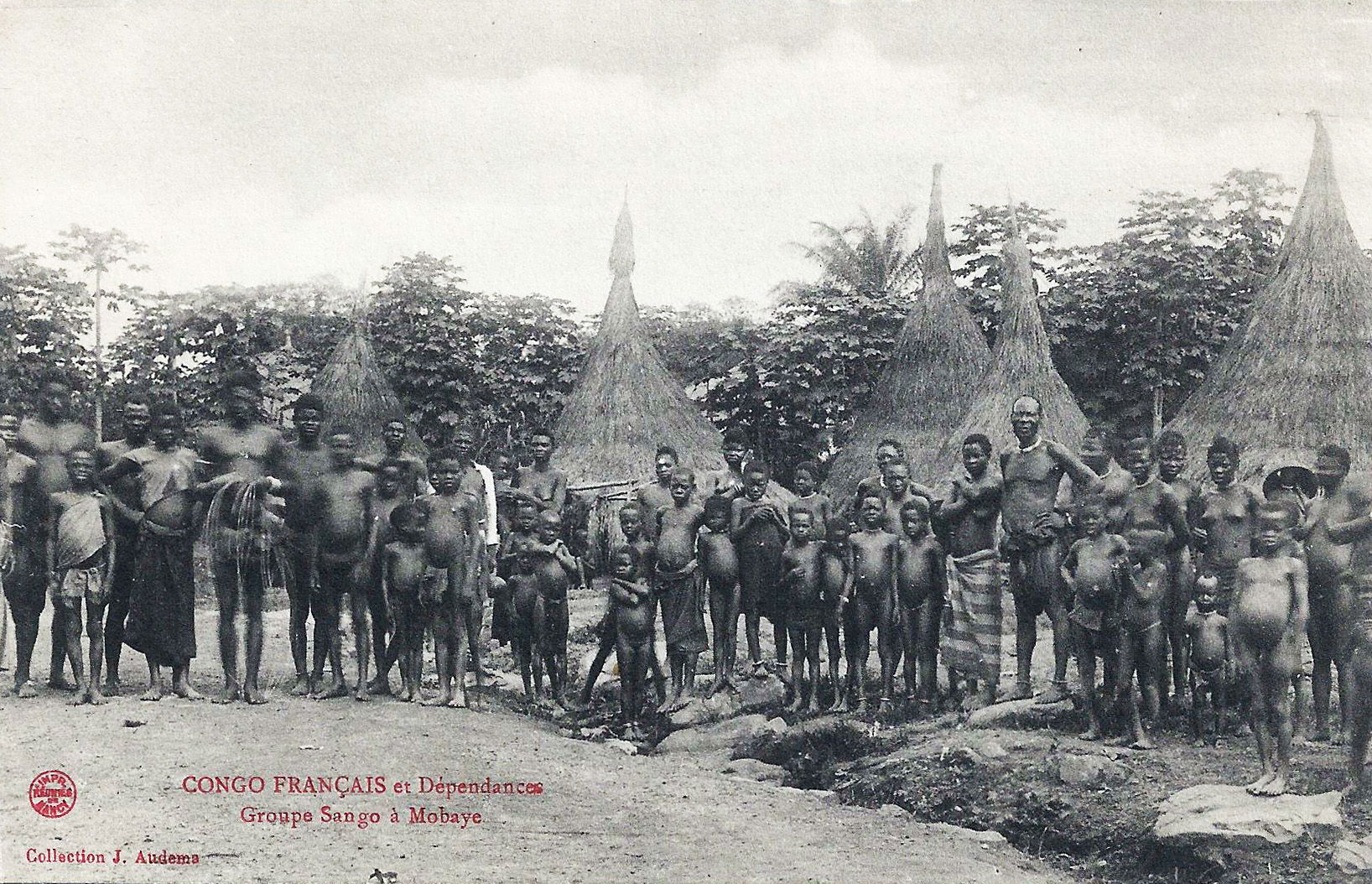 * Groupe Sango à Mobaye (Haut Oubanghi). 
Collection J. Audema.…