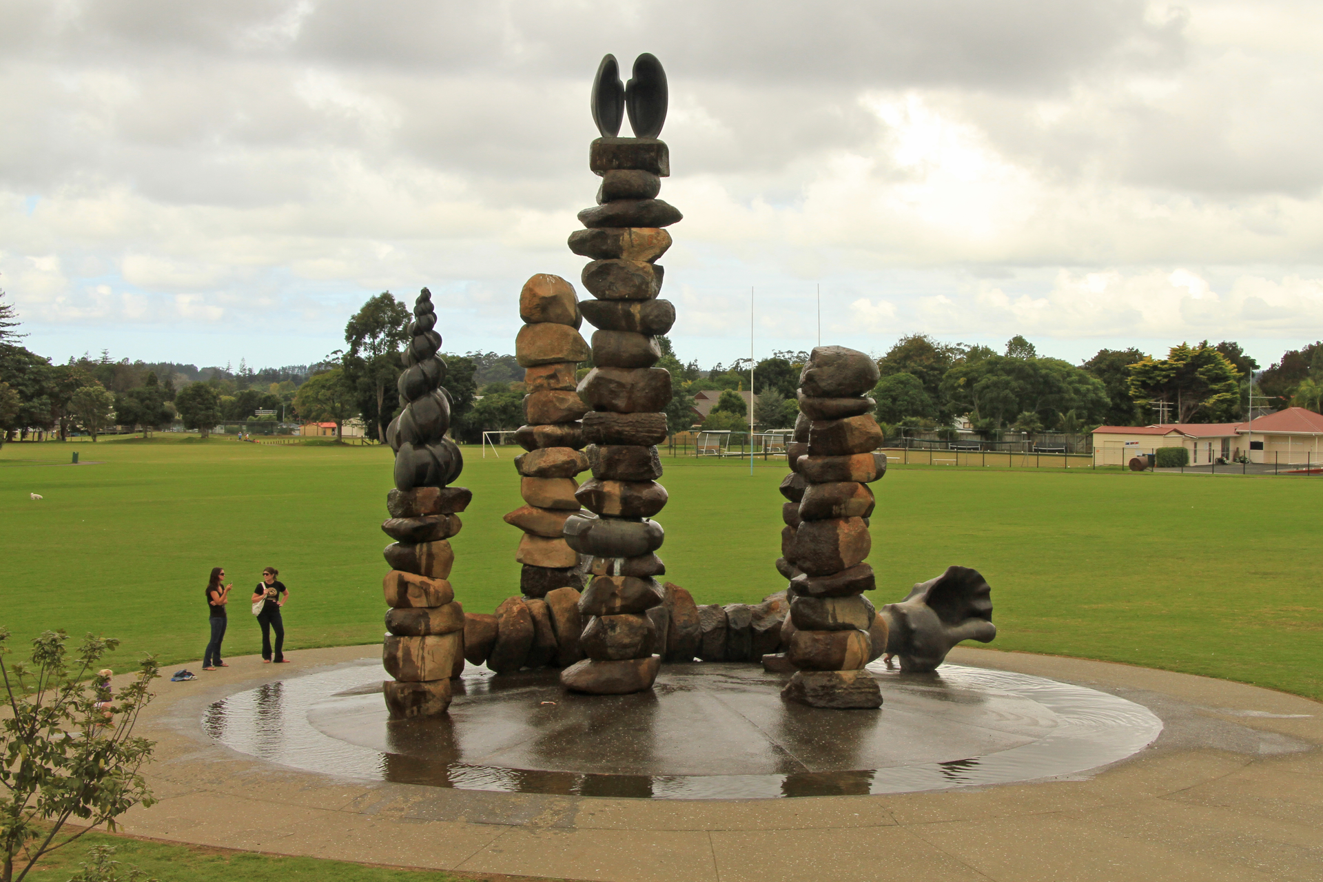 Sculpture (2009) by Chris Booth in Kerikeri/New Zealand.