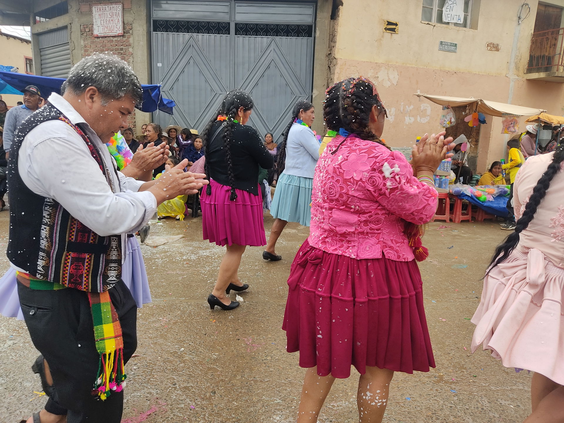 Comparsa de carnaval en la entrada del Carnaval Mueleño