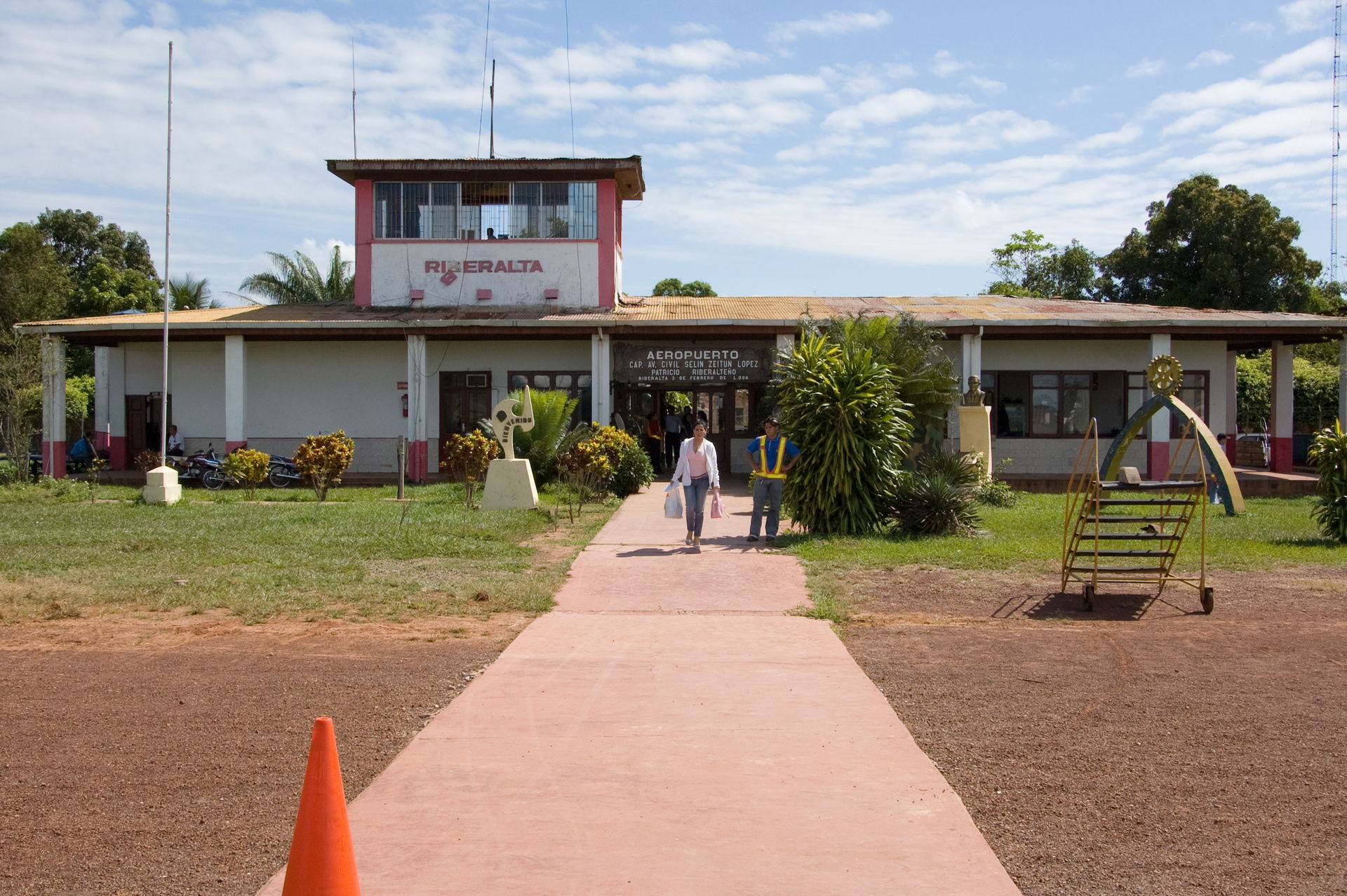 Flughafen Riberalta, Beni, Bolivien
IATA: RIB, ICAO: SLRI