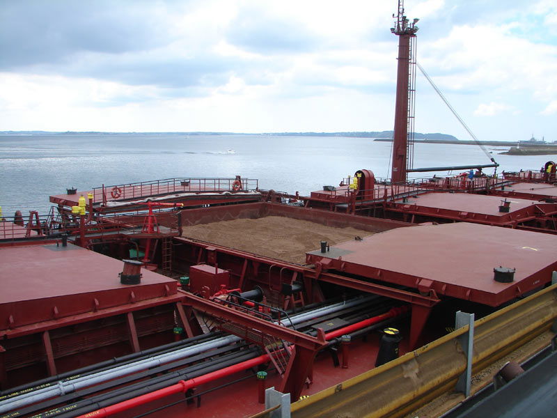The Ore/Bulk/Oil carrier Maya in Brest. Soya in being carried i…