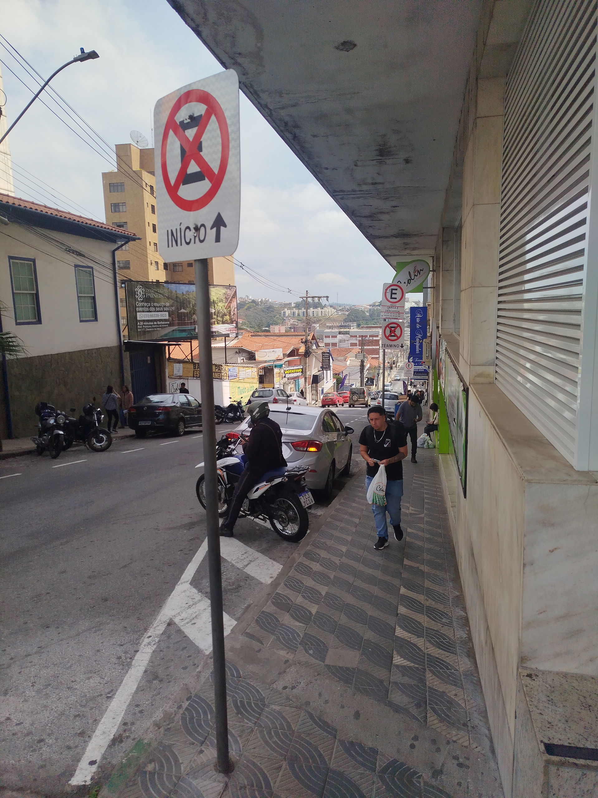 Vista geral e ruas de Barbacena, em julho de 2025.