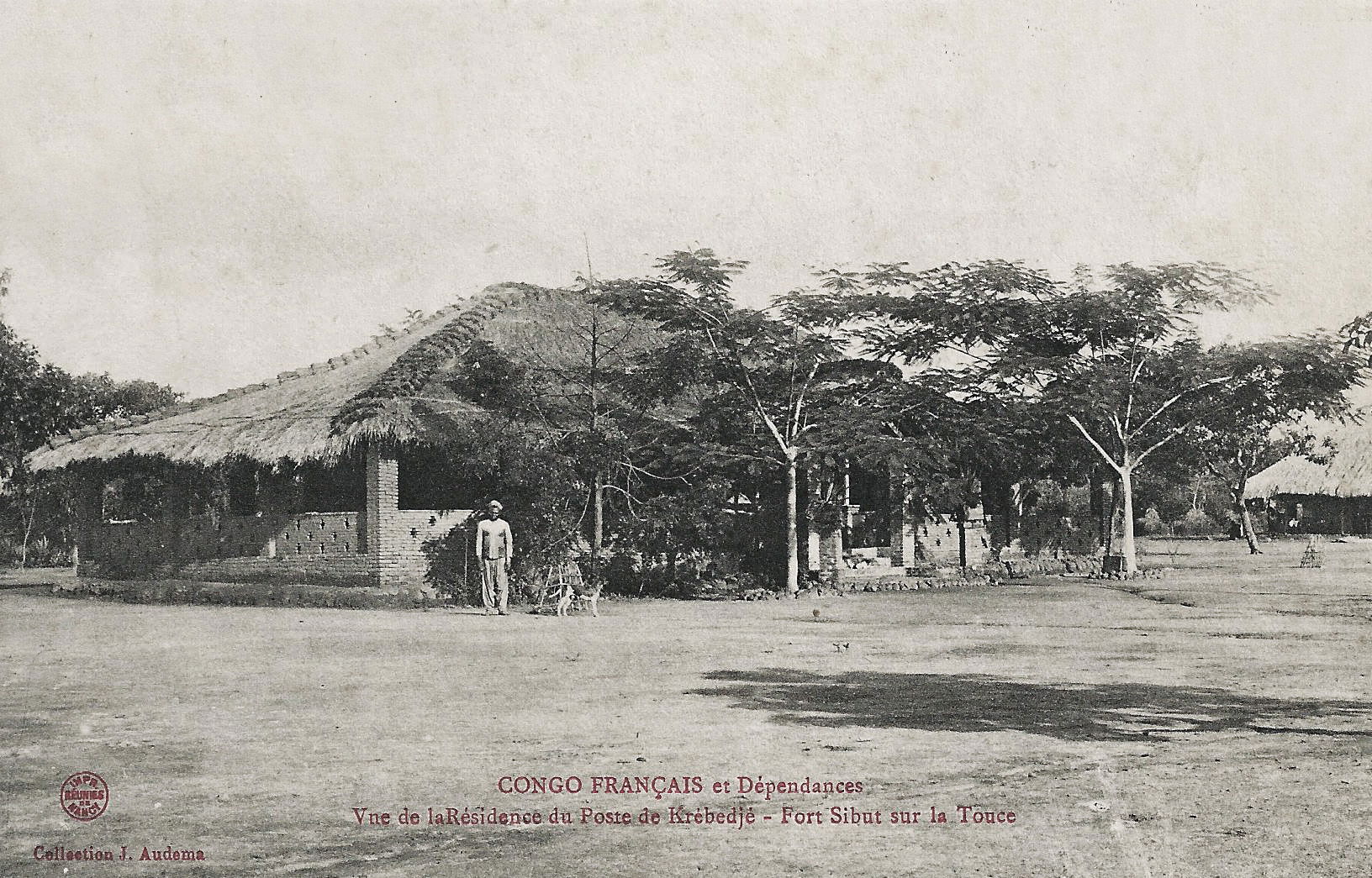 * Vue de la Résidence du poste de Krébedjé. Fort Sibut sur la T…