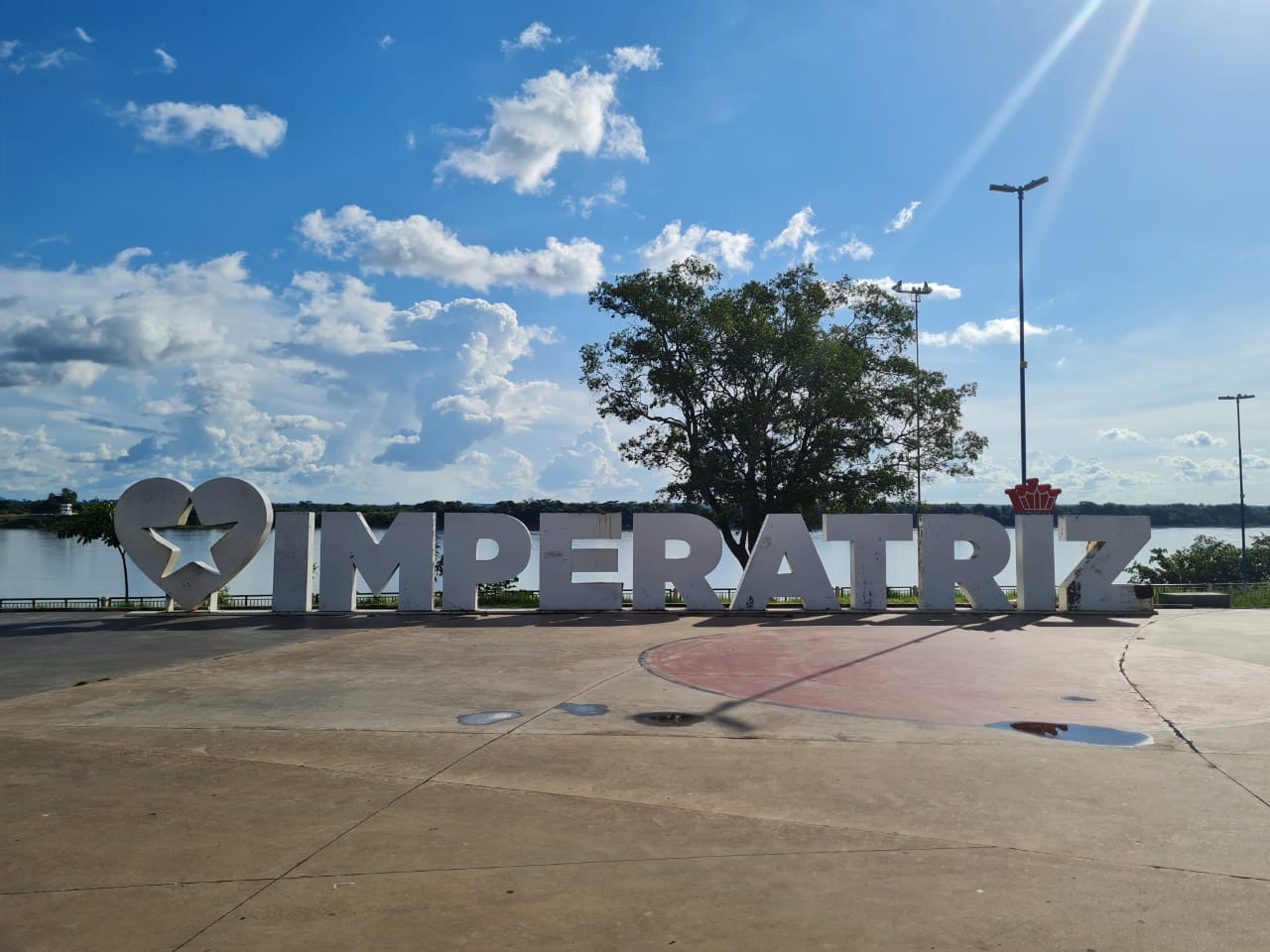 This is the sign for the city of Imperatriz - MA (BR) which is …