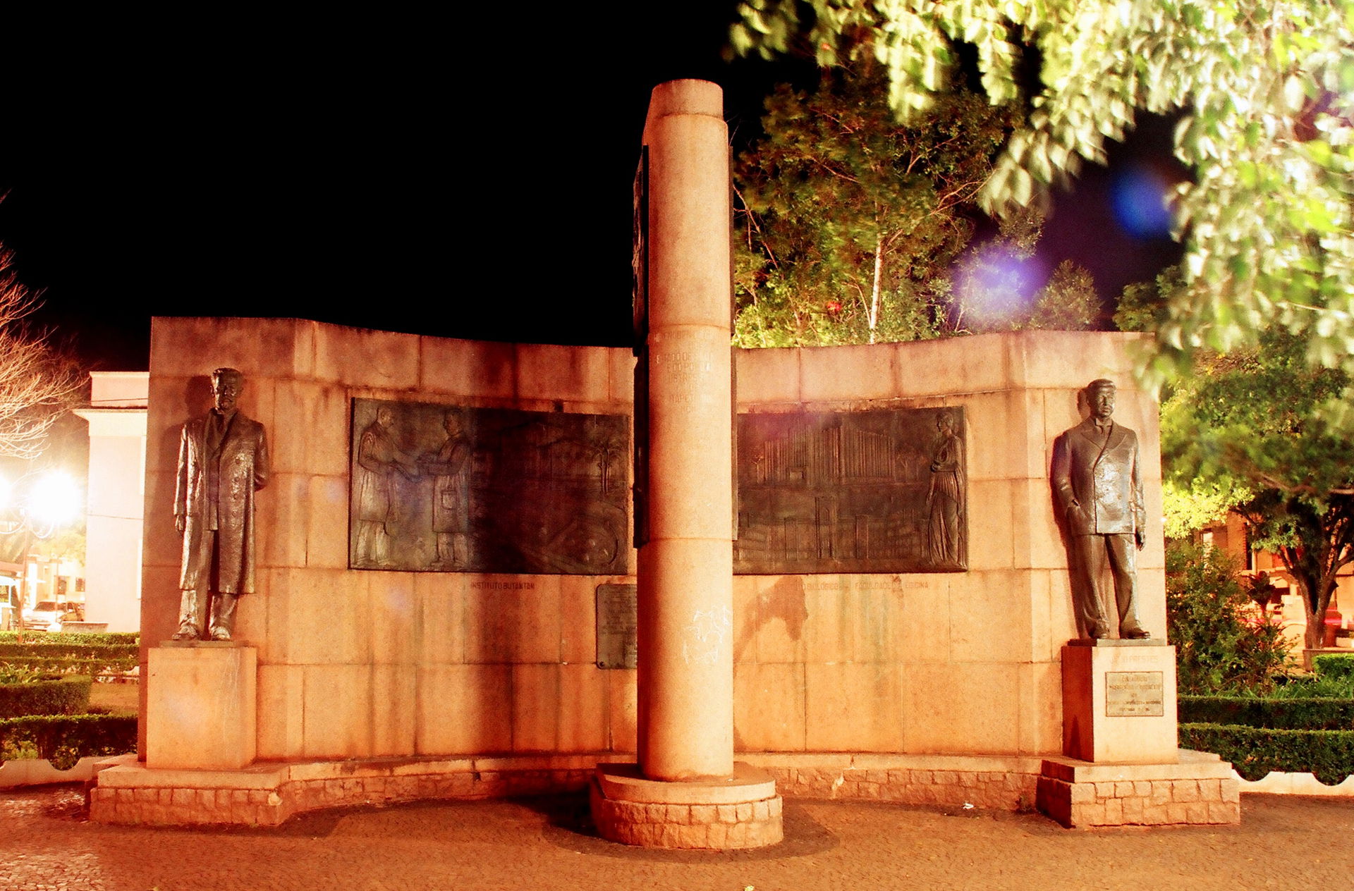 Monumento ao Tropeiro, at Fernando Prestes Square, in Itapetini…