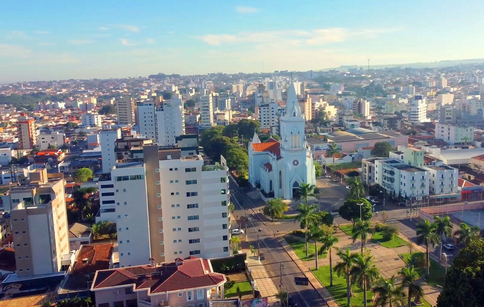 Patos de Minas - Minas Gerais
Acesse: @VooSuavecomSom (Youtube)