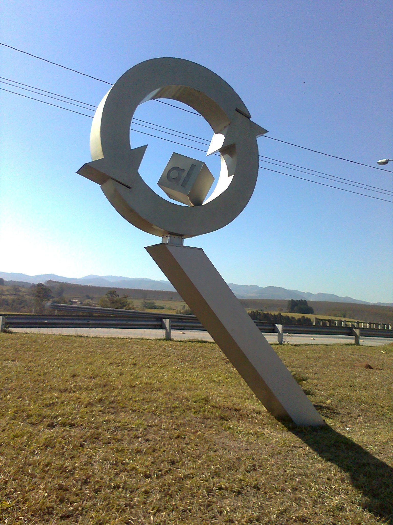 Symbol of Aluminum Recycling _ Pindamonhangaba city entrance