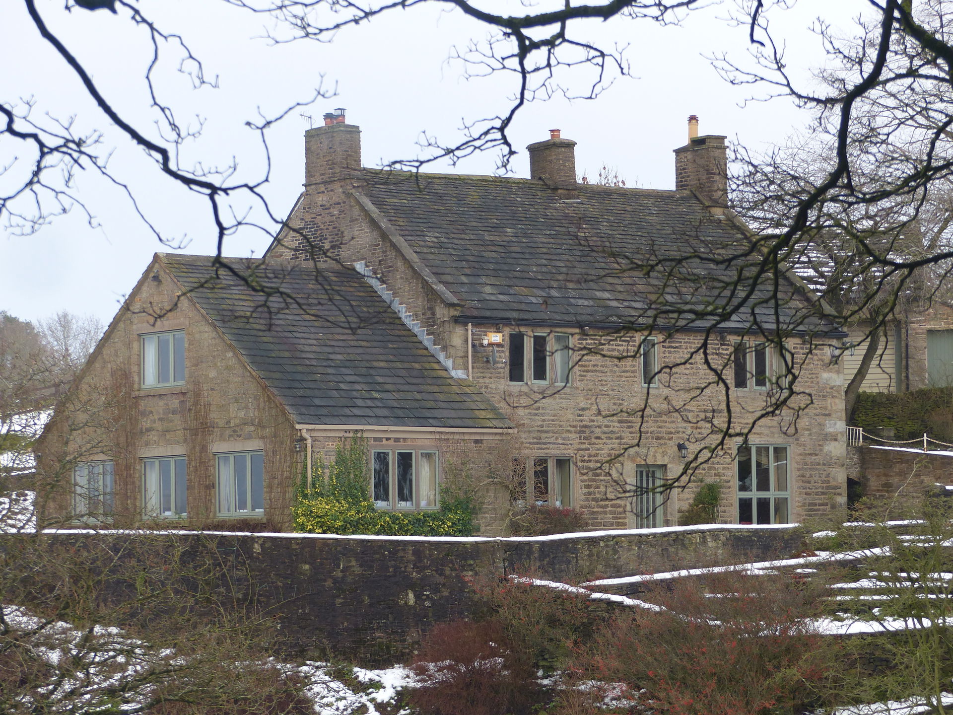 Stubbs Farmhouse: Grade II listed farmhouse in Hayfield, Derbys…