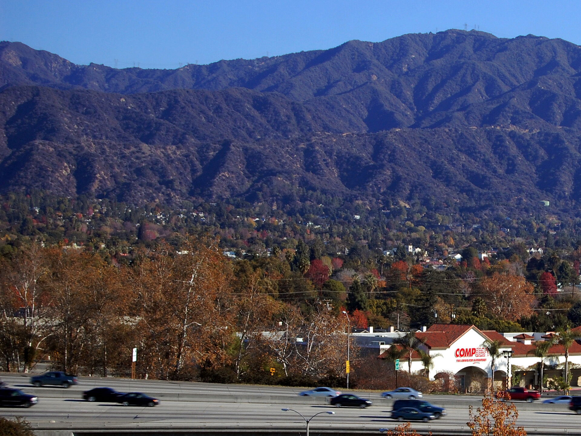 Interstate 210 in Monrovia, California with San Gabriel Mountai…