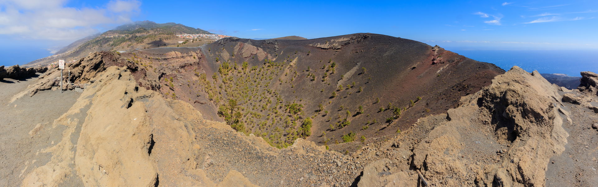 View from south to the caldera of the San Antonio volcano, in t…
