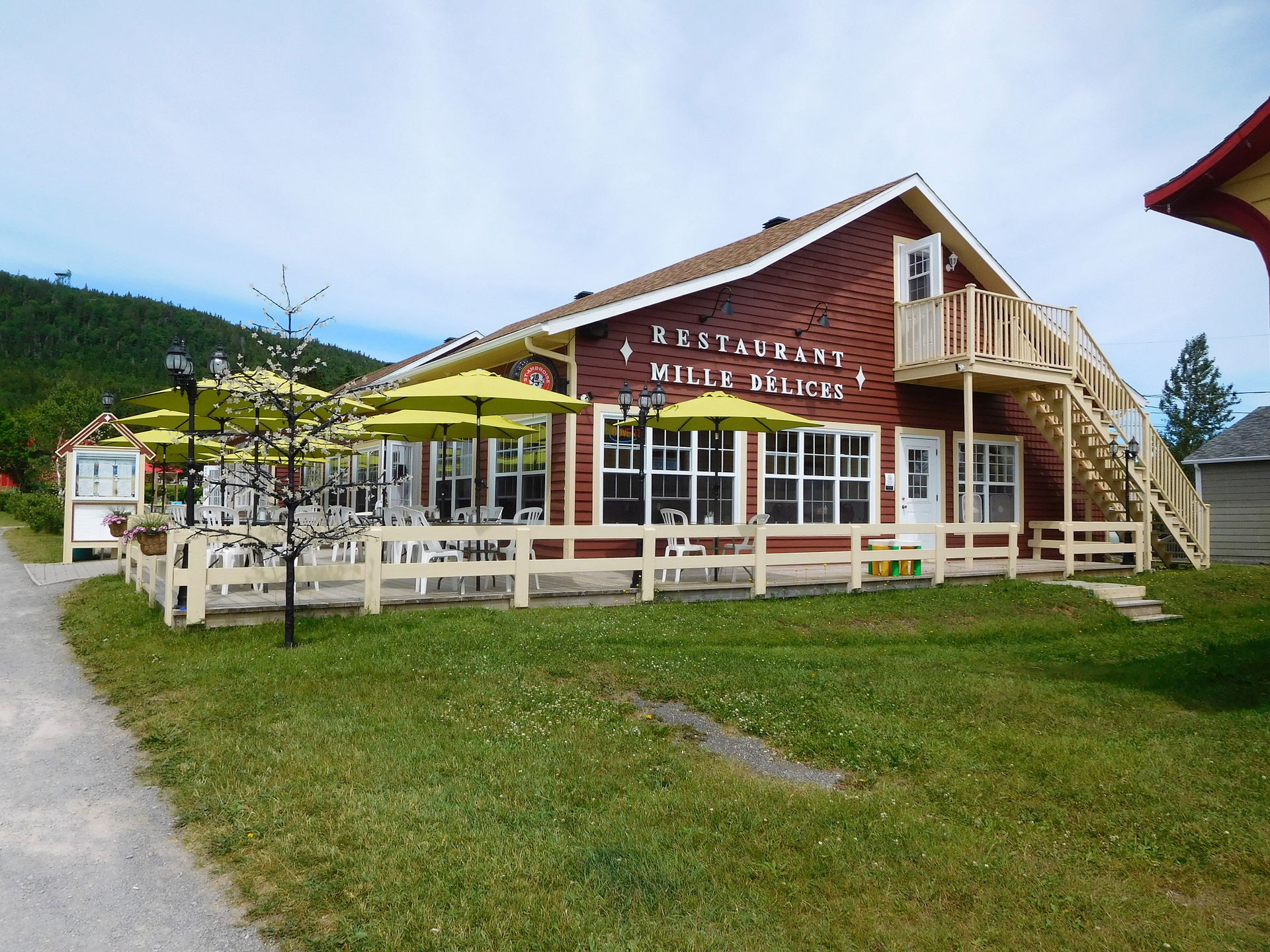 Restaurant Mille Délices, 172, route 132 Ouest / rue Donohue, P…