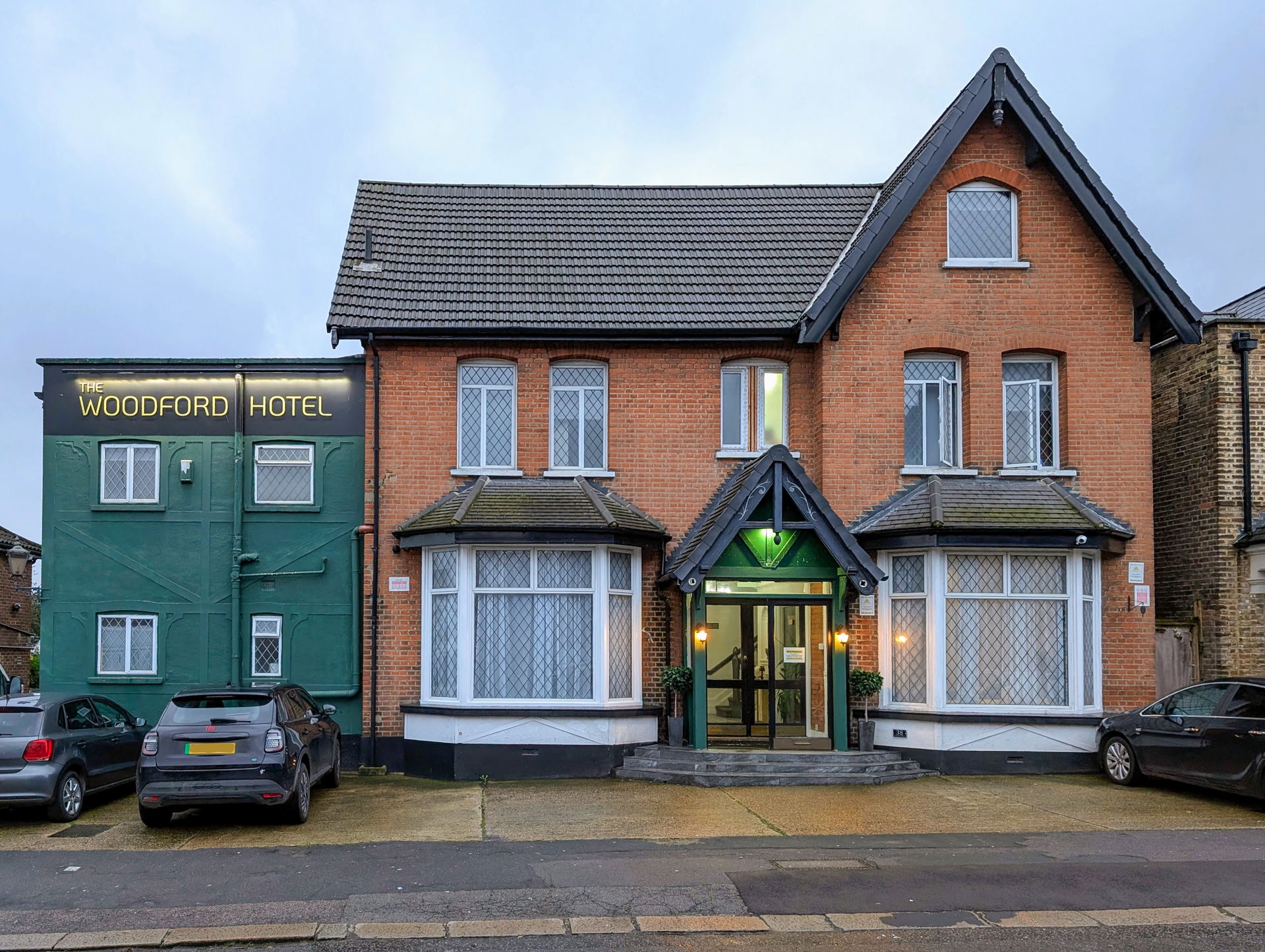 The Woodford Hotel, Grove Hill, South Woodford