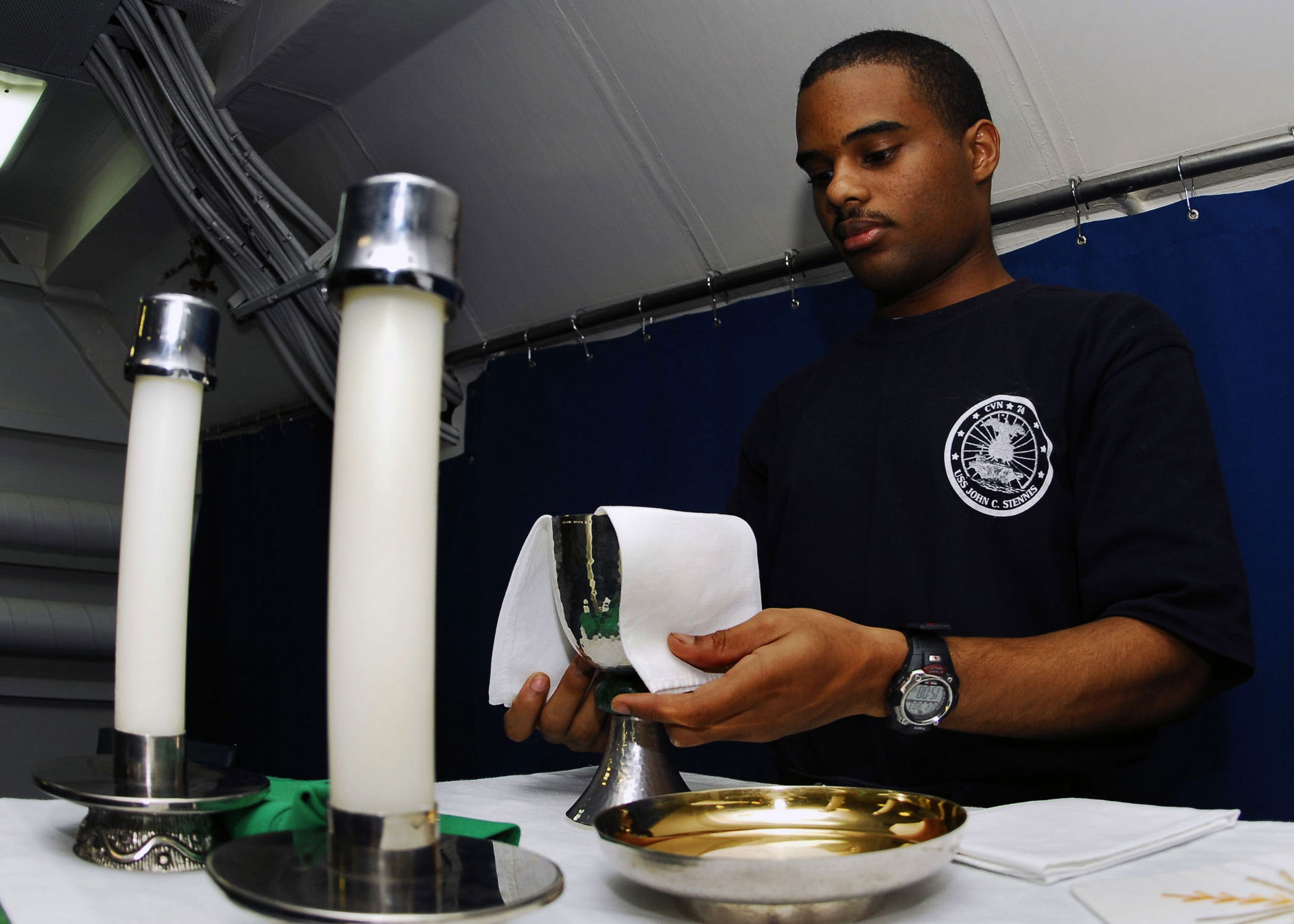 PACIFIC OCEAN (Aug. 3, 2007) - Airman Sigfrido Bobonis from com…